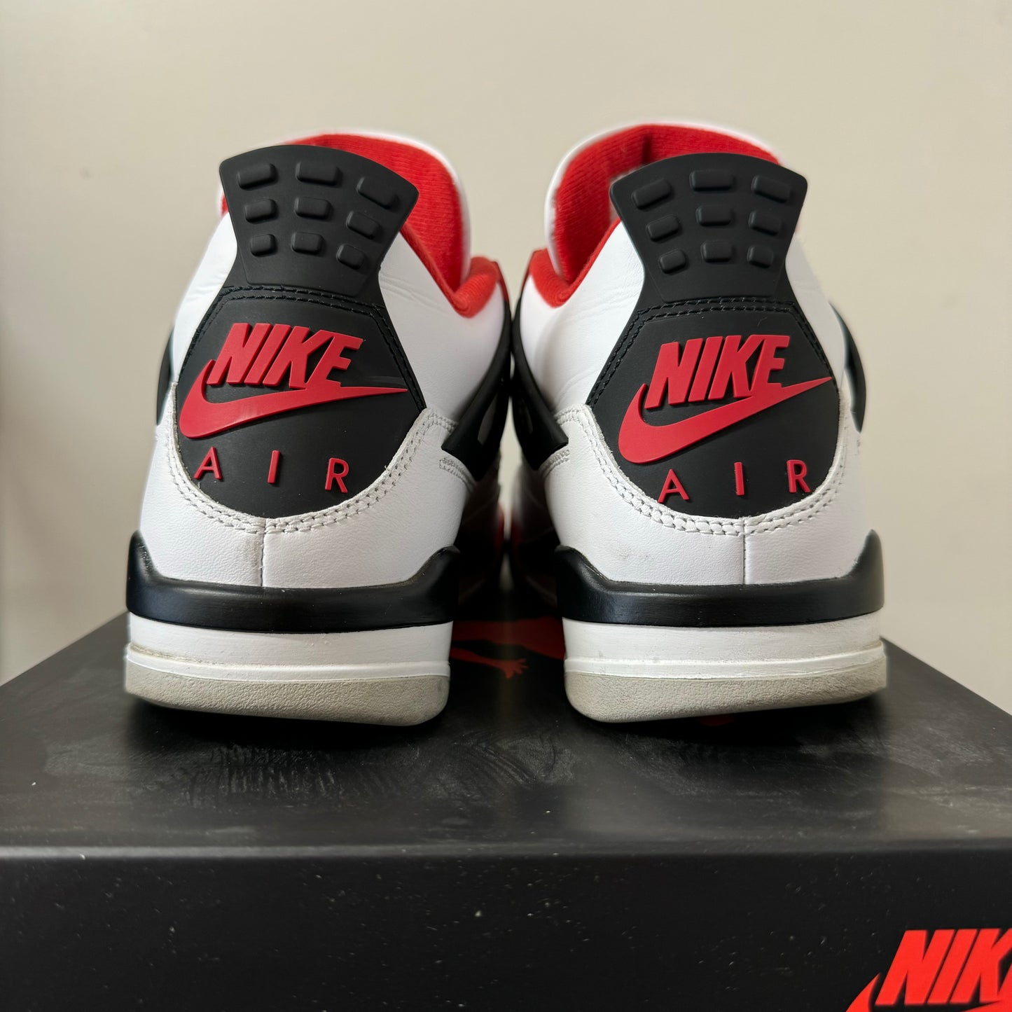 AIR JORDAN 4 FIRE RED 2020 UK7.5 (USED)