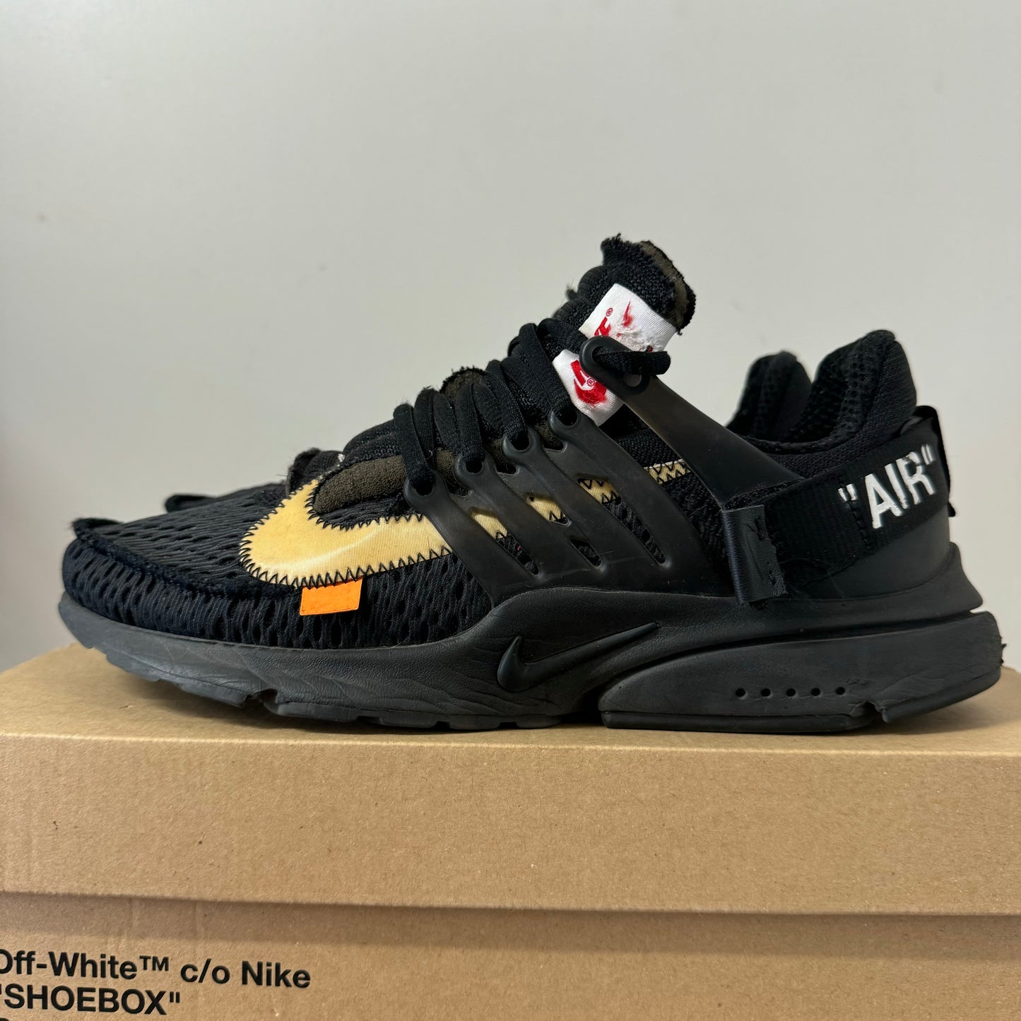 OFF-WHITE X NIKE AIR PRESTO BLACK UK8 (USED)