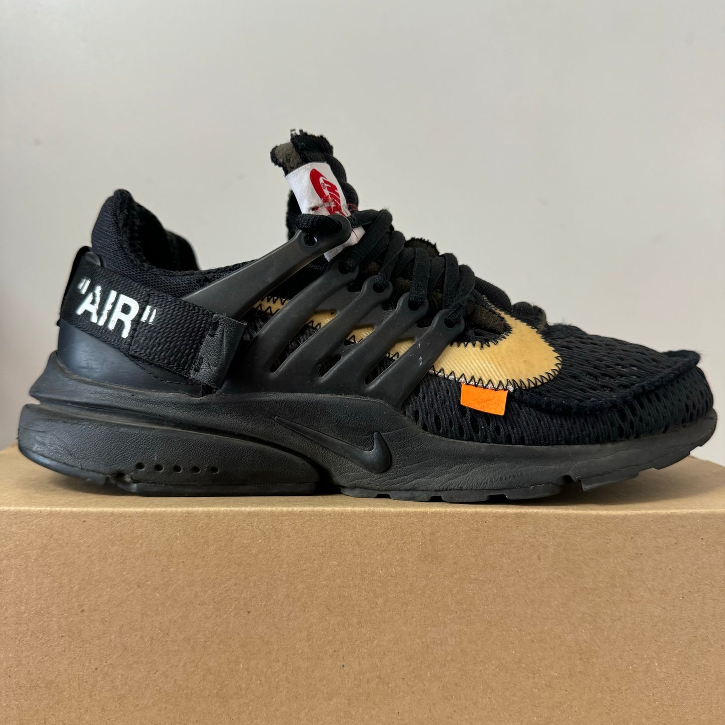 OFF-WHITE X NIKE AIR PRESTO BLACK UK8 (USED)