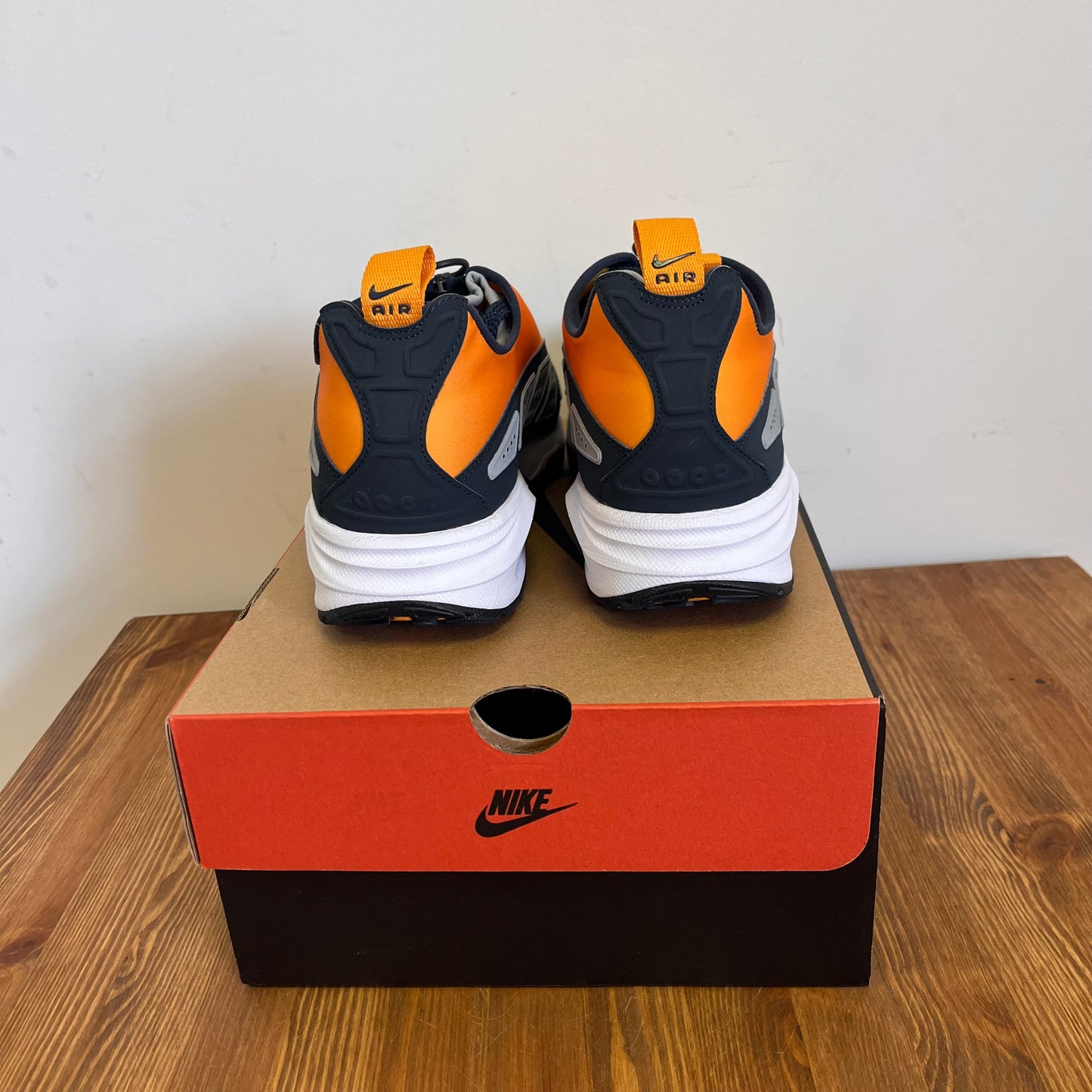 NIKE AIR MAX SNDR ORANGE GREY (W) UK7 (USED)