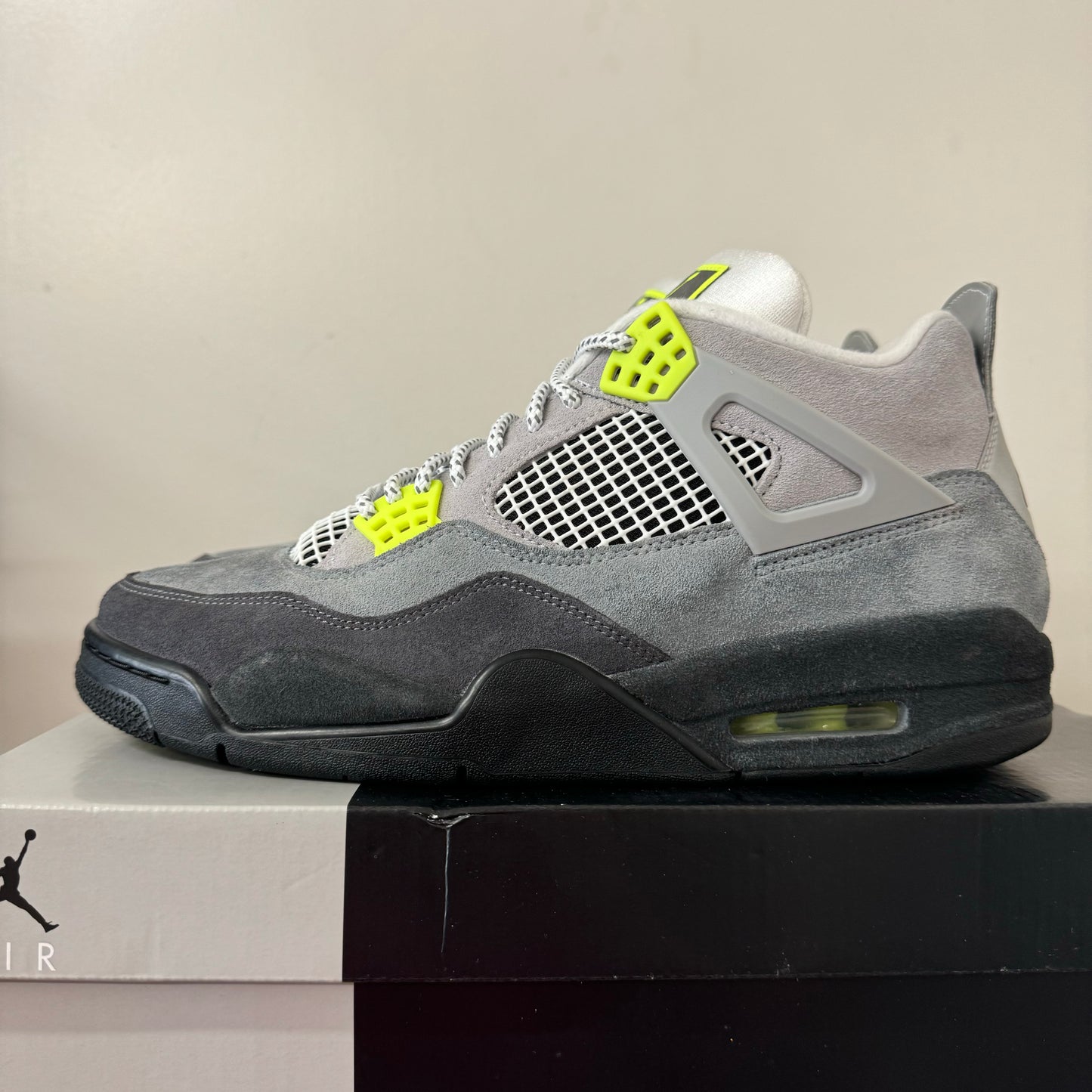 AIR JORDAN 4 NEON 95 UK9.5 (USED)