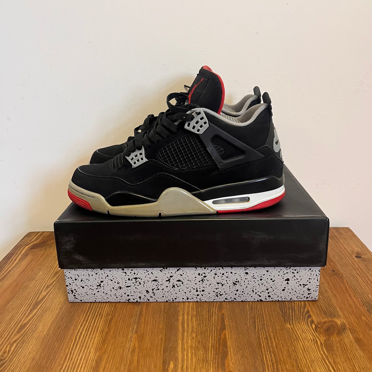 AIR JORDAN 4 BRED 2019 UK9 (USED)