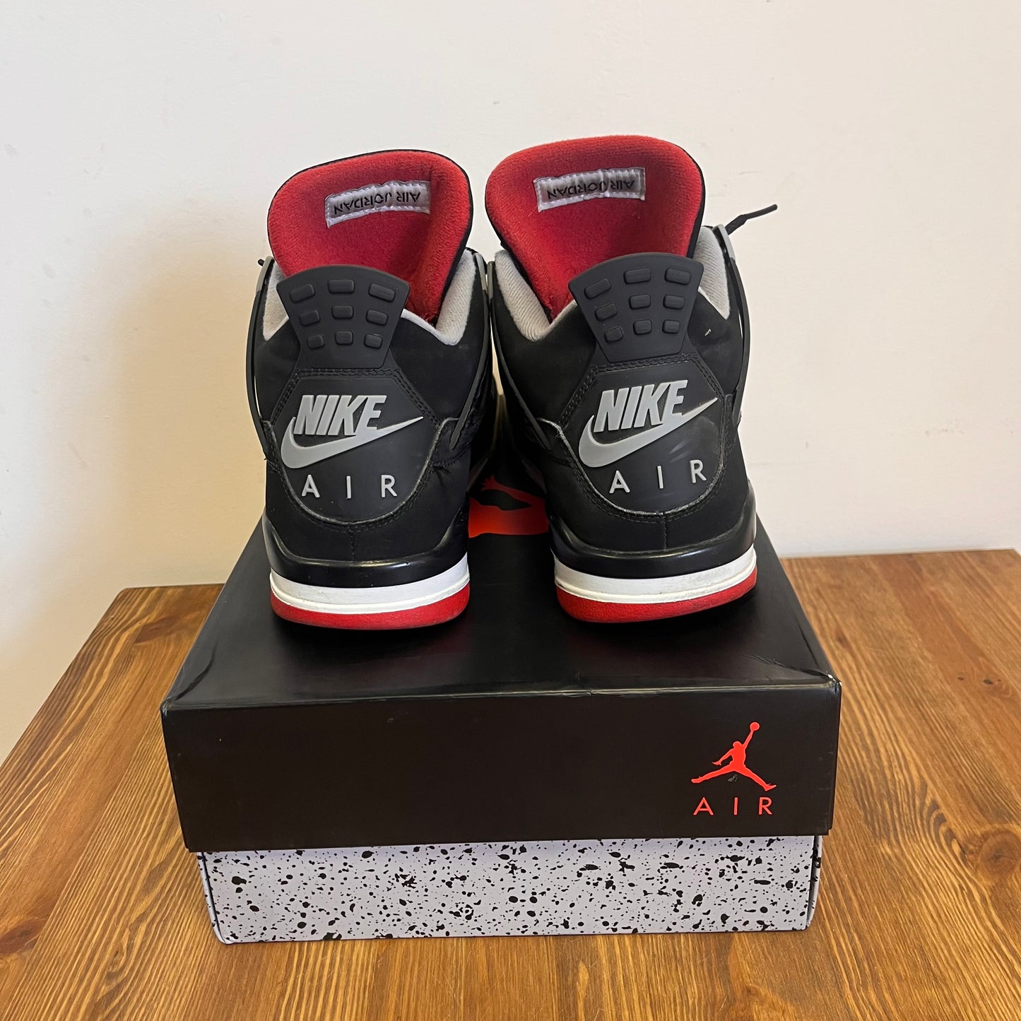 AIR JORDAN 4 BRED 2019 UK9 (USED)