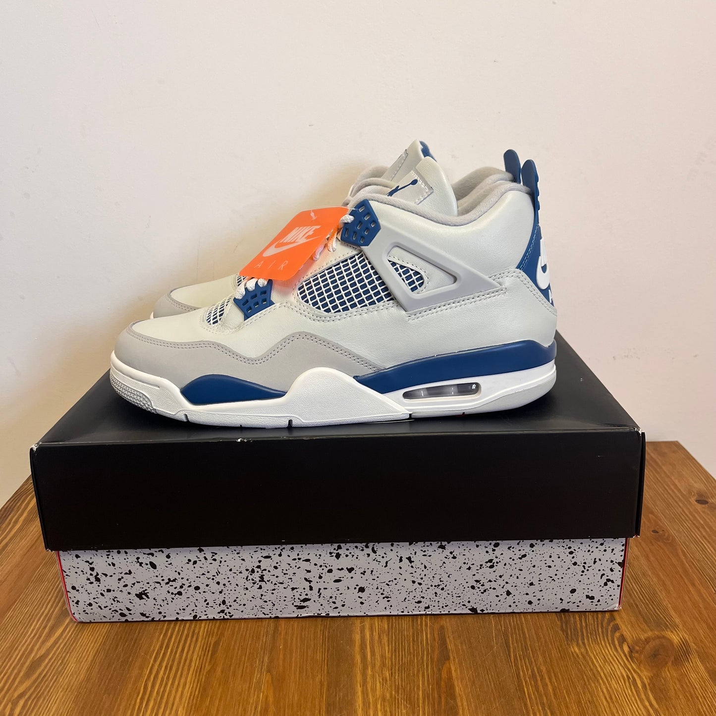 AIR JORDAN 4 INDUSTRIAL BLUE UK10 (NEW)