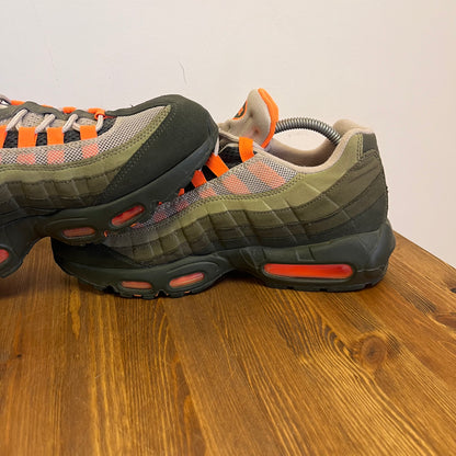 NIKE AIR MAX 95 NEUTRAL OLIVE UK7.5 (USED)