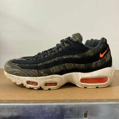 NIKE AIR MAX 95 CARHARTT UK7.5 (USED)