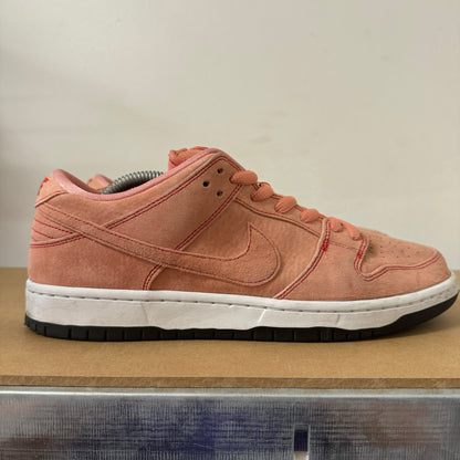 NIKE DUNK LOW SB PINK PIGS UK8.5 (USED)