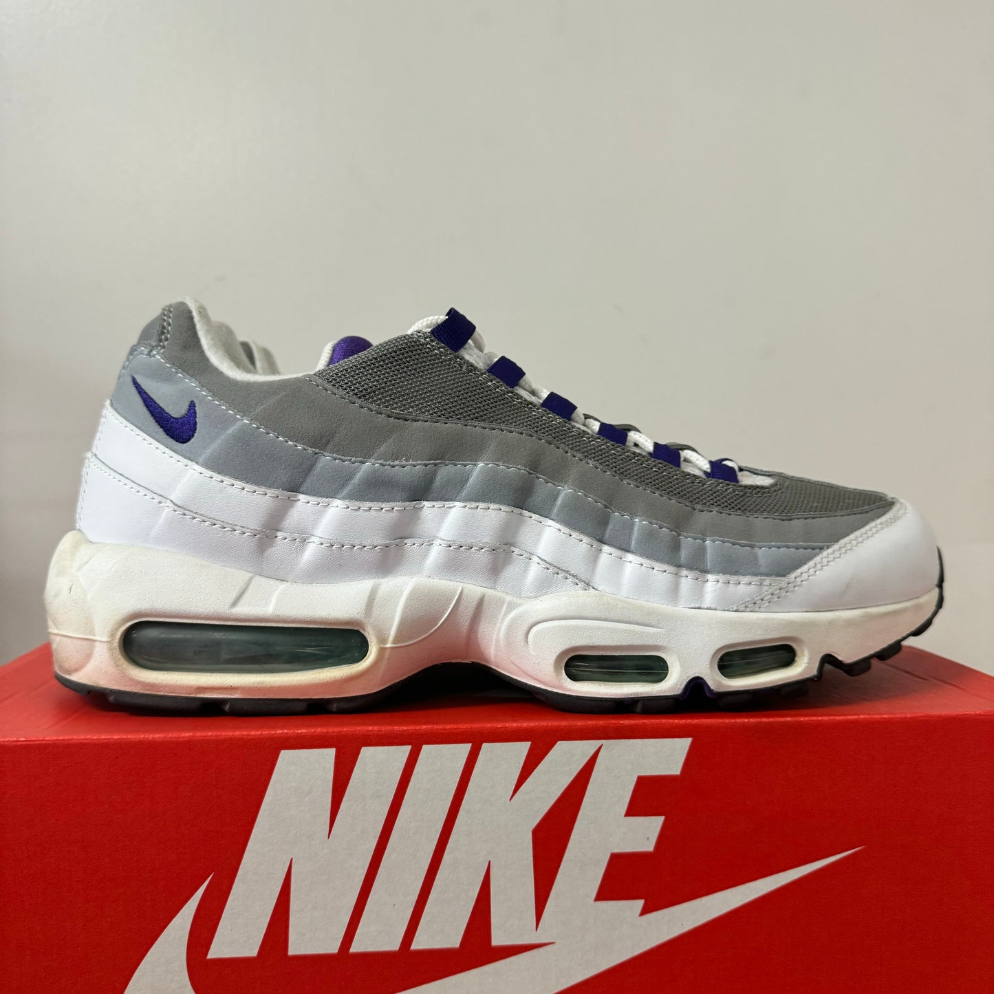 NIKE AIR MAX 95 WHITE GRAPE UK9.5 (USED)