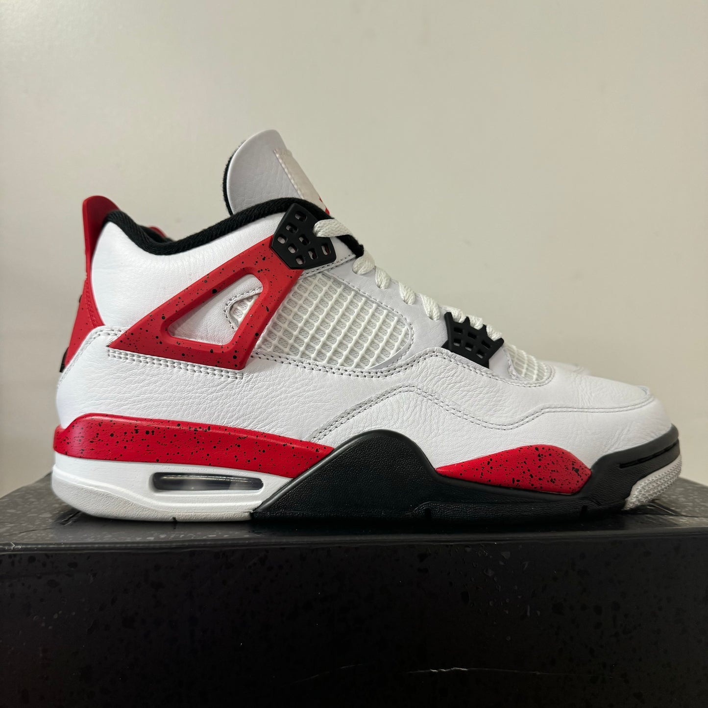 AIR JORDAN 4 RED CEMENT UK8 (USED)