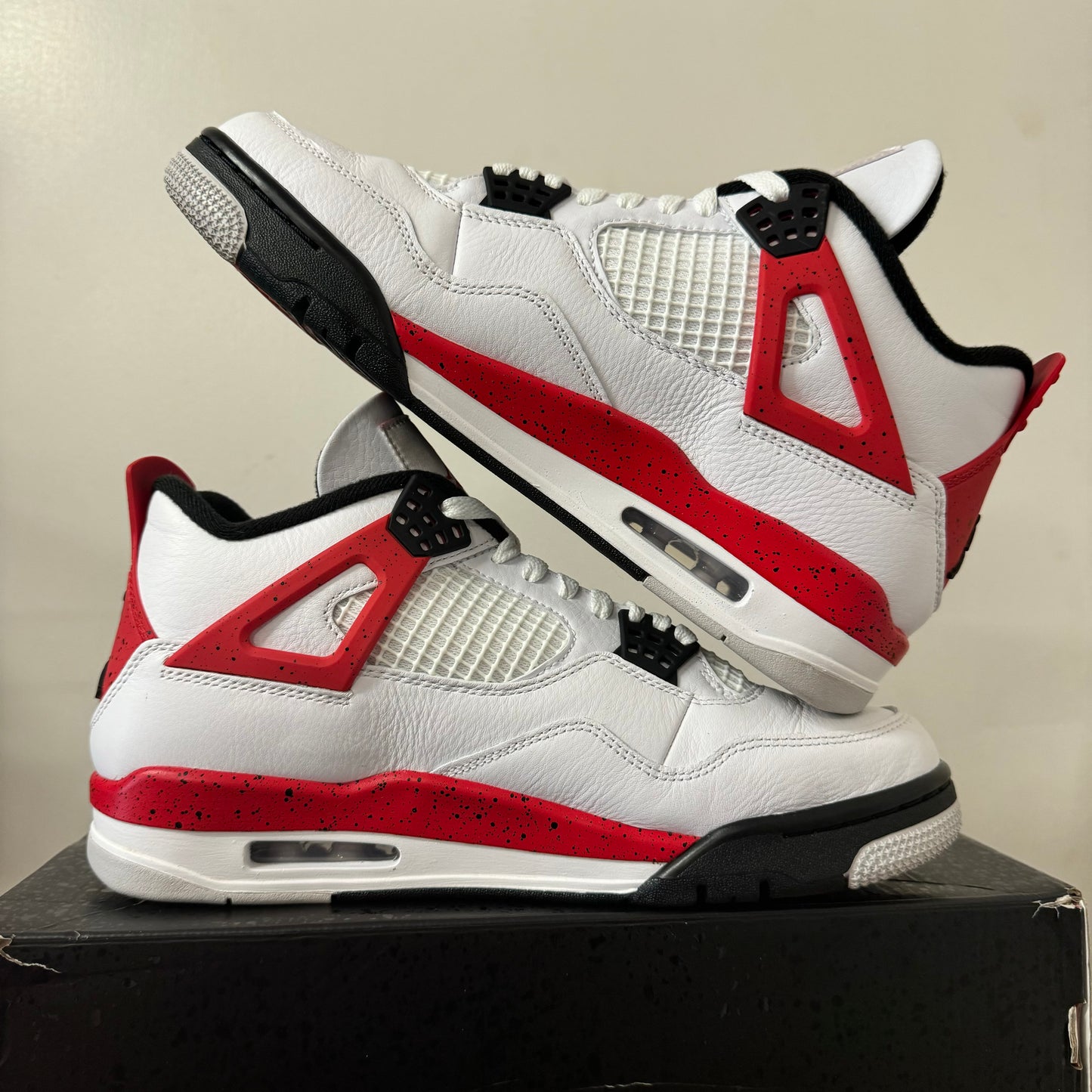 AIR JORDAN 4 RED CEMENT UK8 (USED)