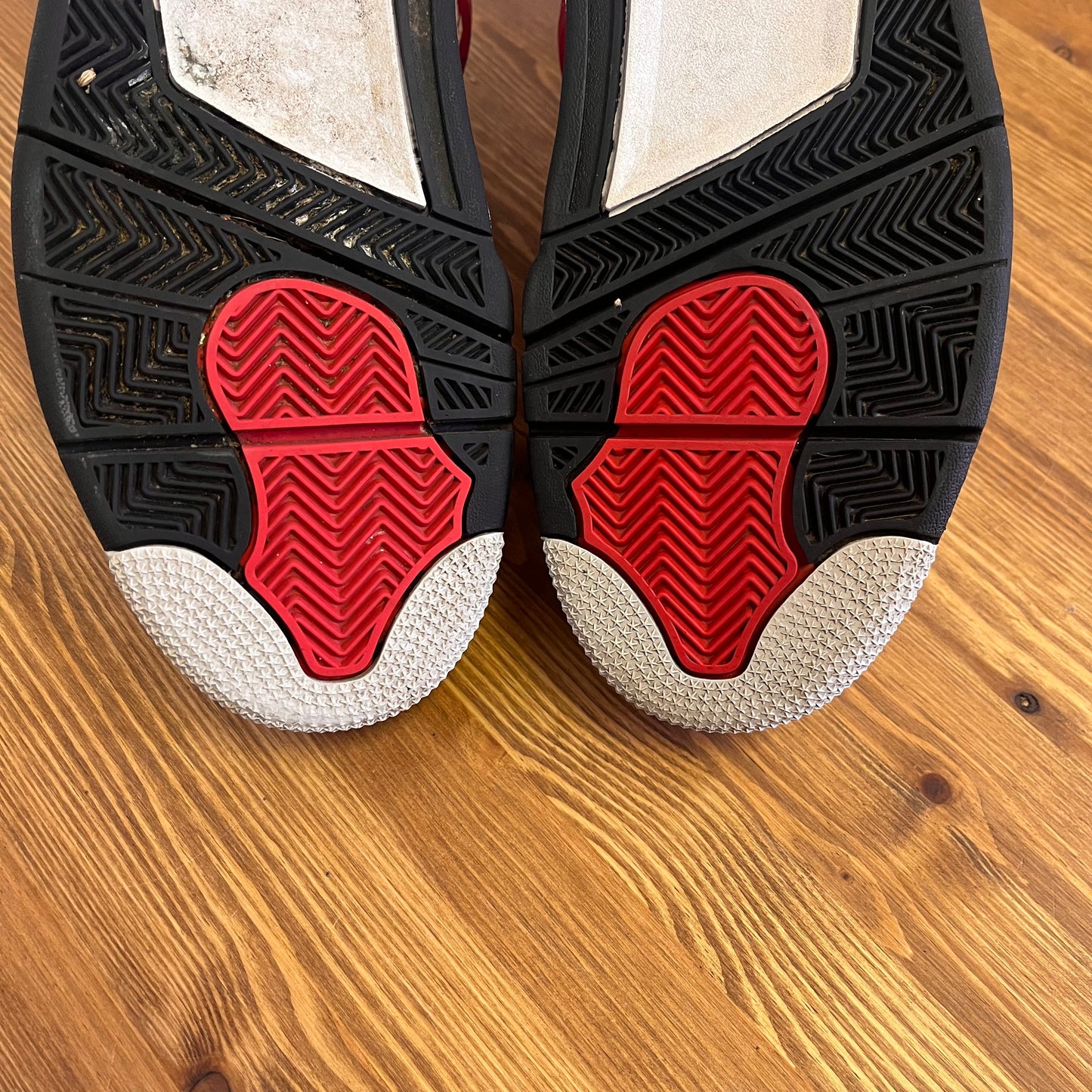 AIR JORDAN 4 RED CEMENT UK8 (USED)