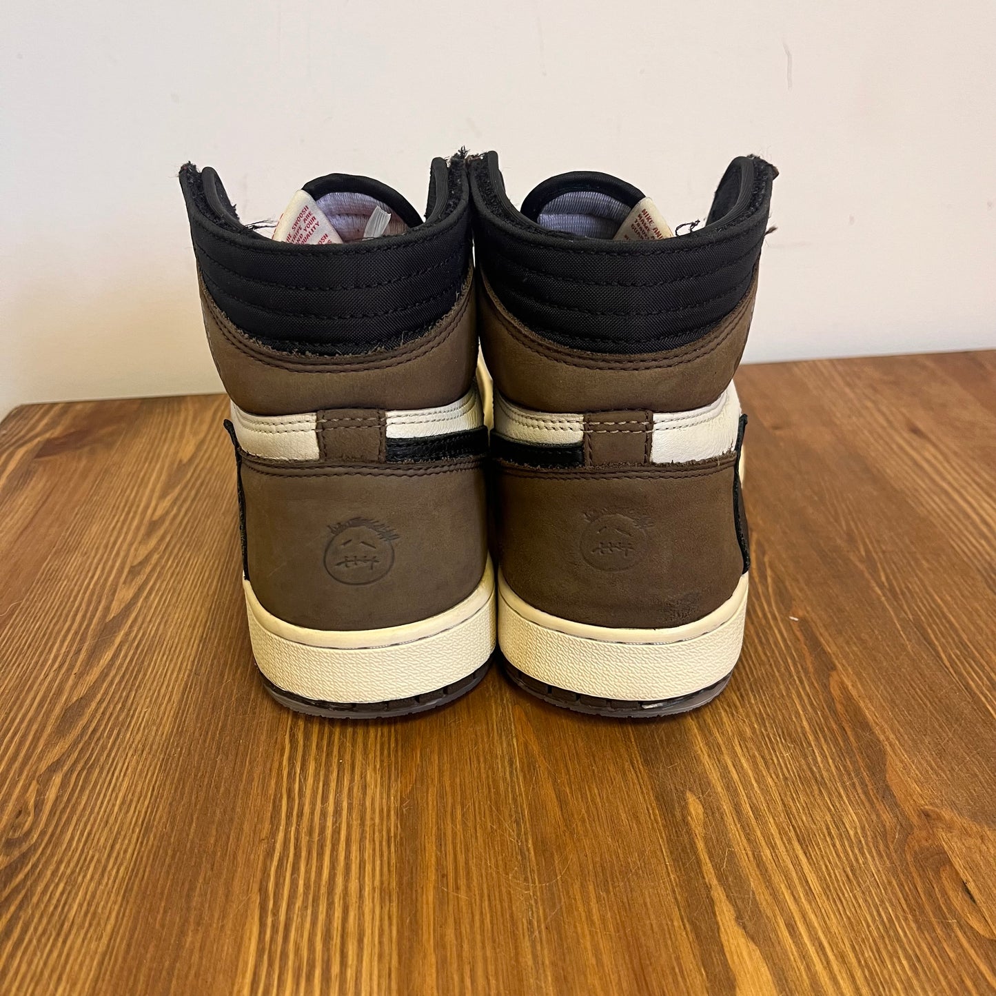 AIR JORDAN 1 HIGH TRAVIS SCOTT MOCHA UK8 (USED)