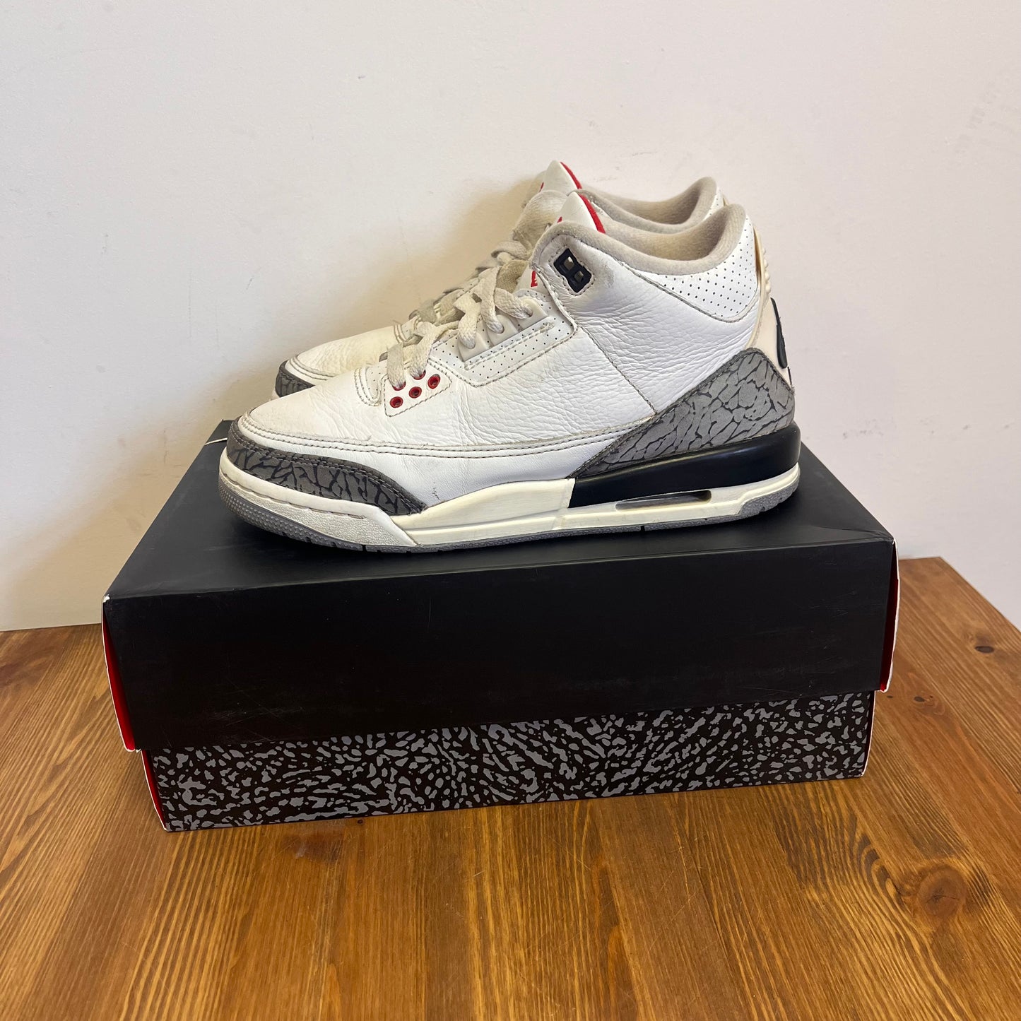 AIR JORDAN 3 REIMAGINED (GS) UK5 (USED)