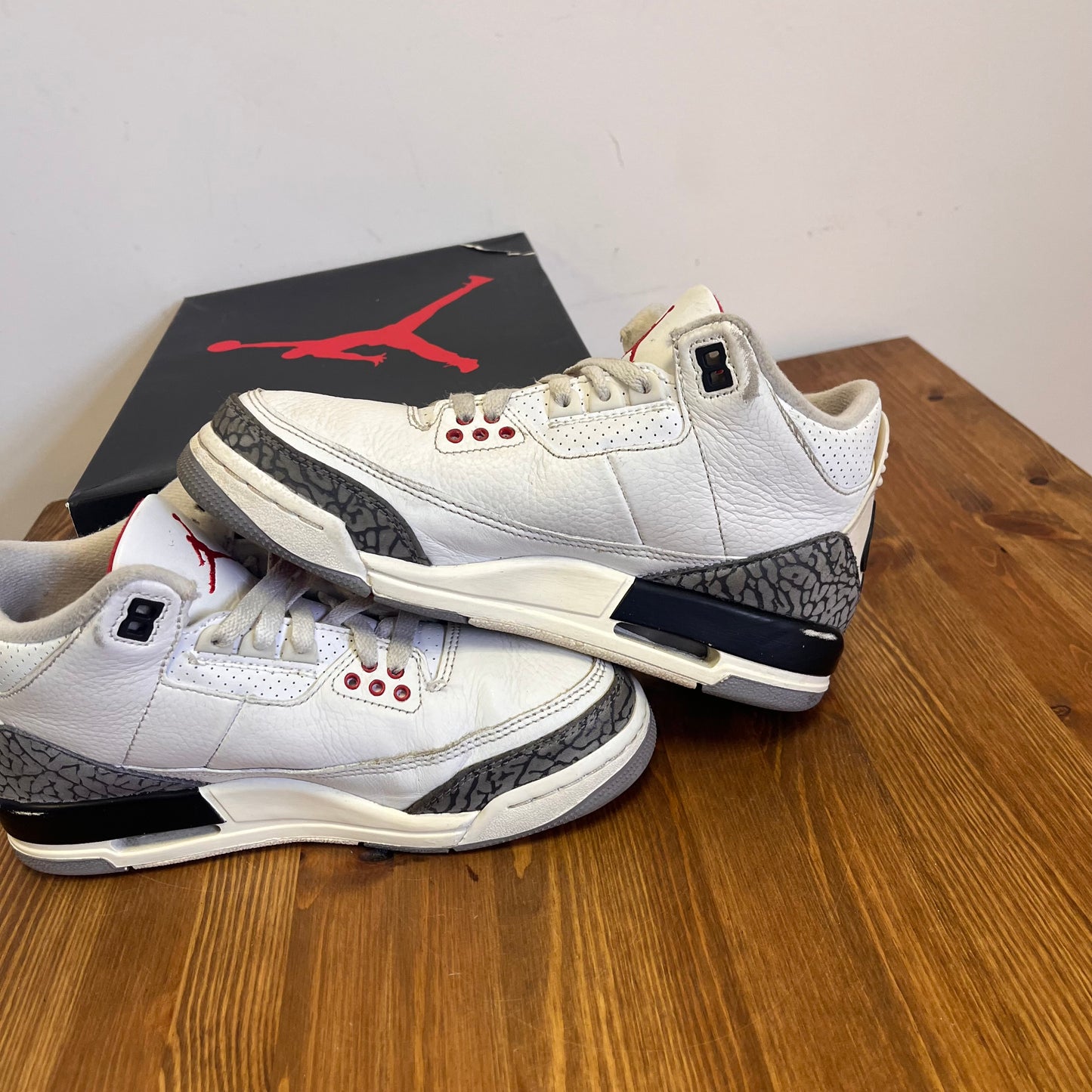 AIR JORDAN 3 REIMAGINED (GS) UK5 (USED)