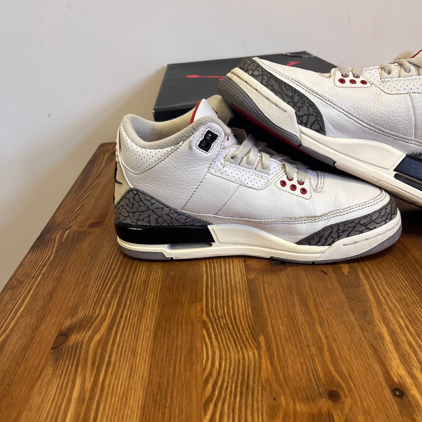 AIR JORDAN 3 REIMAGINED (GS) UK5 (USED)