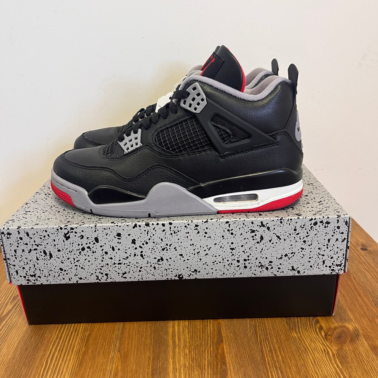 AIR JORDAN 4 BRED REIMAGINED UK8 (USED)