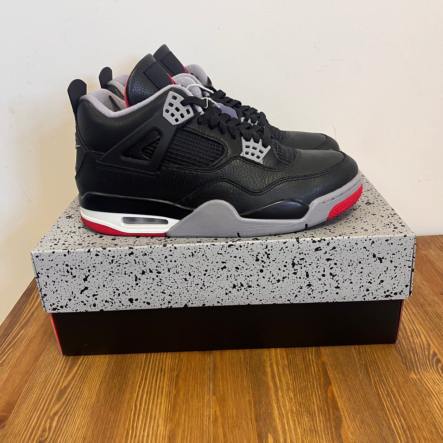 AIR JORDAN 4 BRED REIMAGINED UK8 (USED)