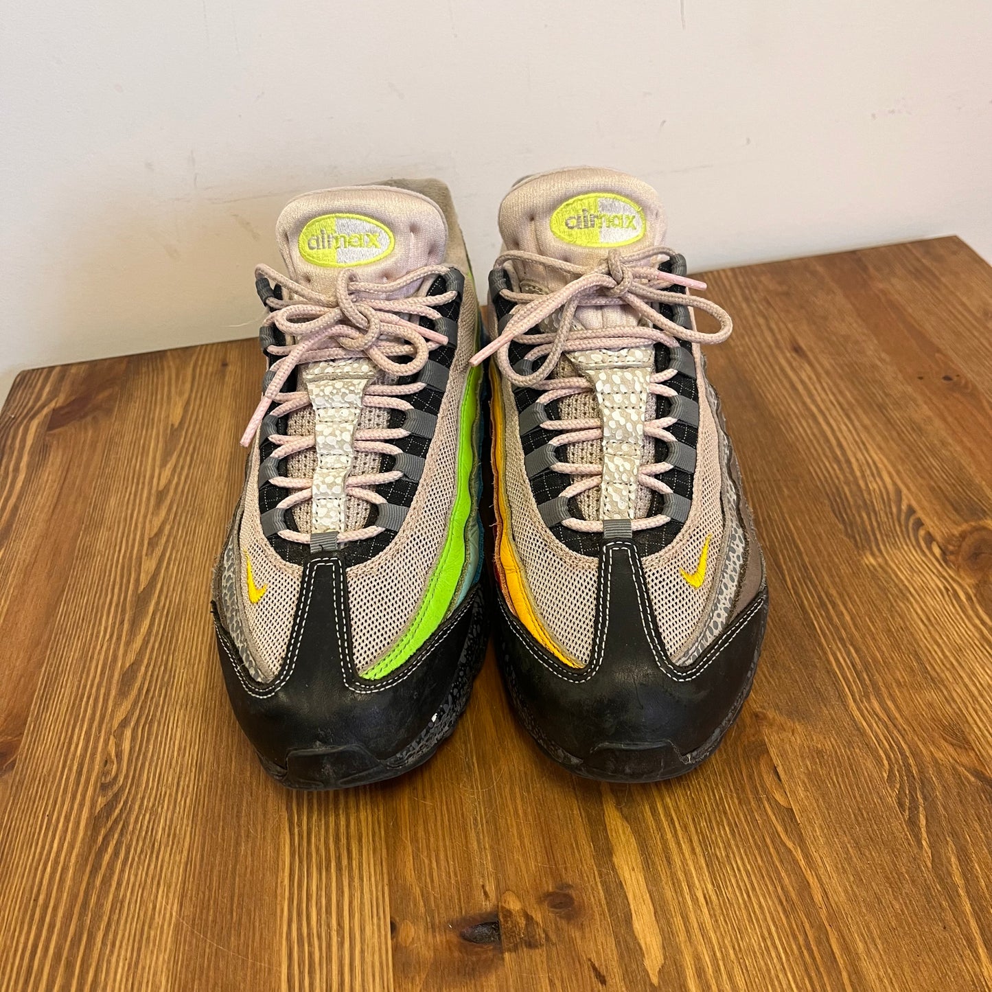 NIKE AIR MAX 95 SIZE? 2020 UK9 (USED)