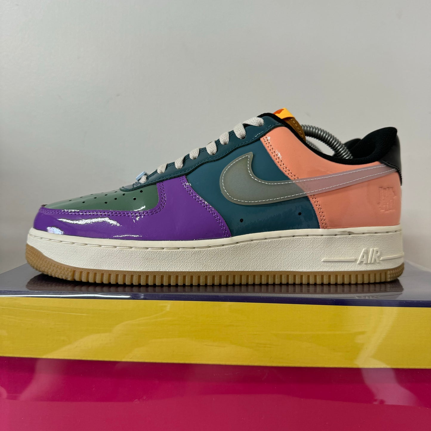 NIKE AIR FORCE 1 LOW UNDEFEATED WILD BERRY UK8.5 (USED)