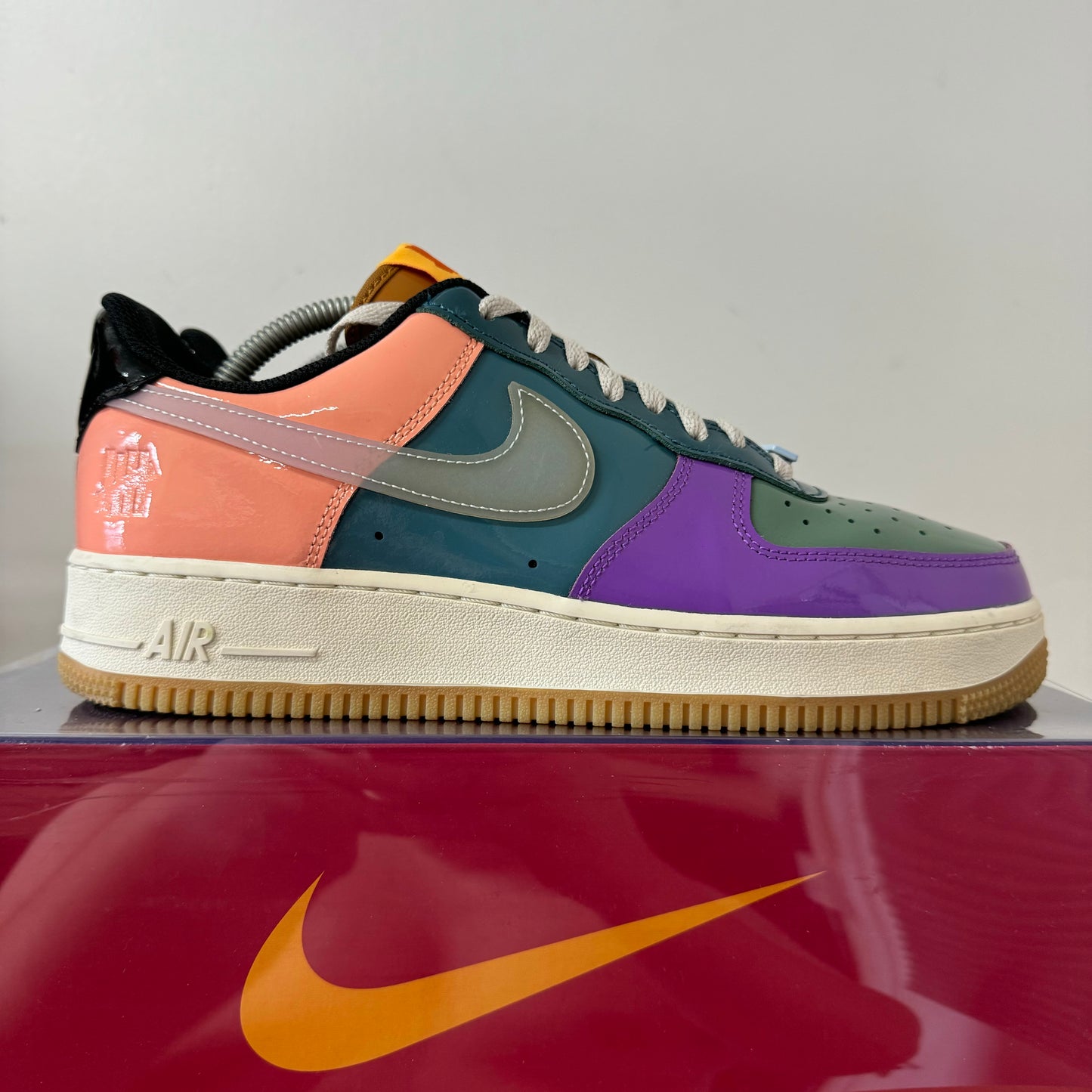 NIKE AIR FORCE 1 LOW UNDEFEATED WILD BERRY UK8.5 (USED)