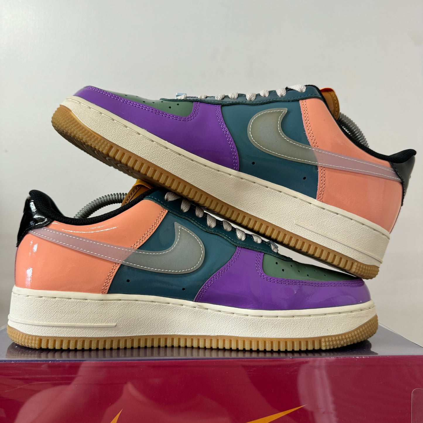 NIKE AIR FORCE 1 LOW UNDEFEATED WILD BERRY UK8.5 (USED)