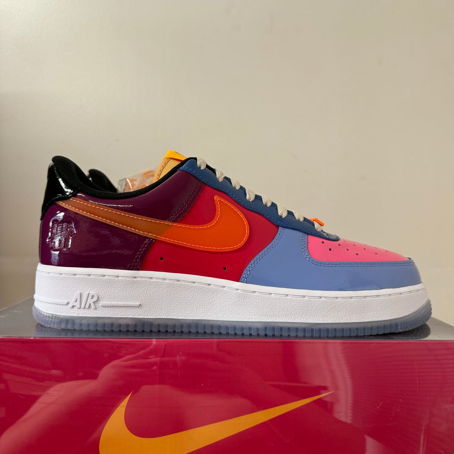 NIKE AIR FORCE 1 LOW UNDEFEATED TOTAL ORANGE UK9 (NEW)