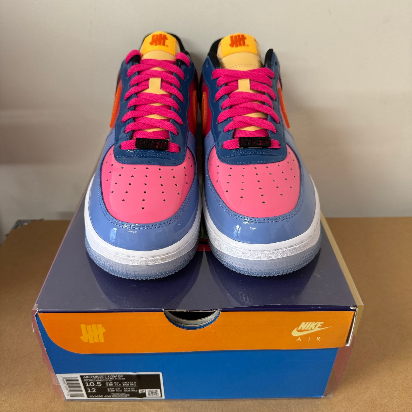 NIKE AIR FORCE 1 LOW UNDEFEATED TOTAL ORANGE UK9.5 (NEW)