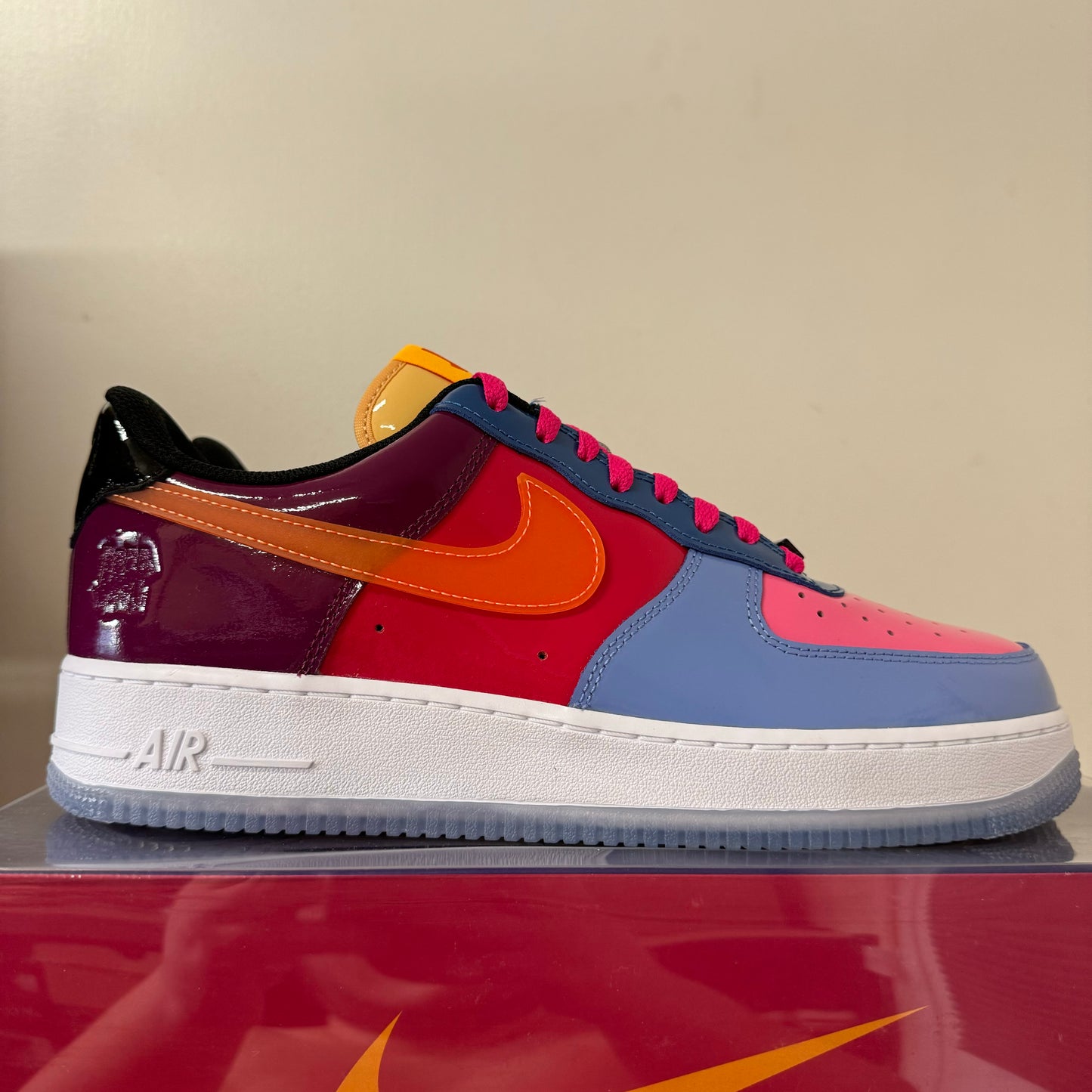 NIKE AIR FORCE 1 LOW UNDEFEATED TOTAL ORANGE UK9.5 (NEW)