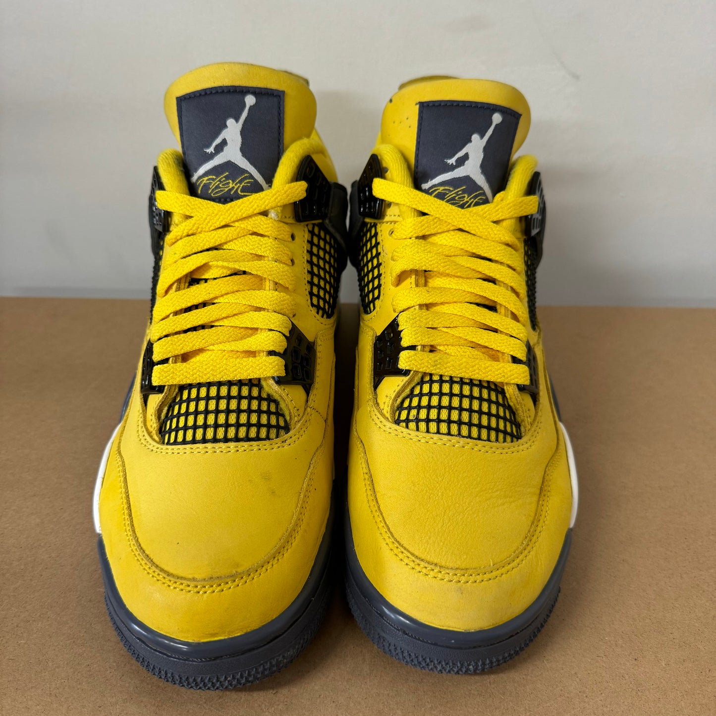 AIR JORDAN 4 LIGHTNING UK7 (USED)