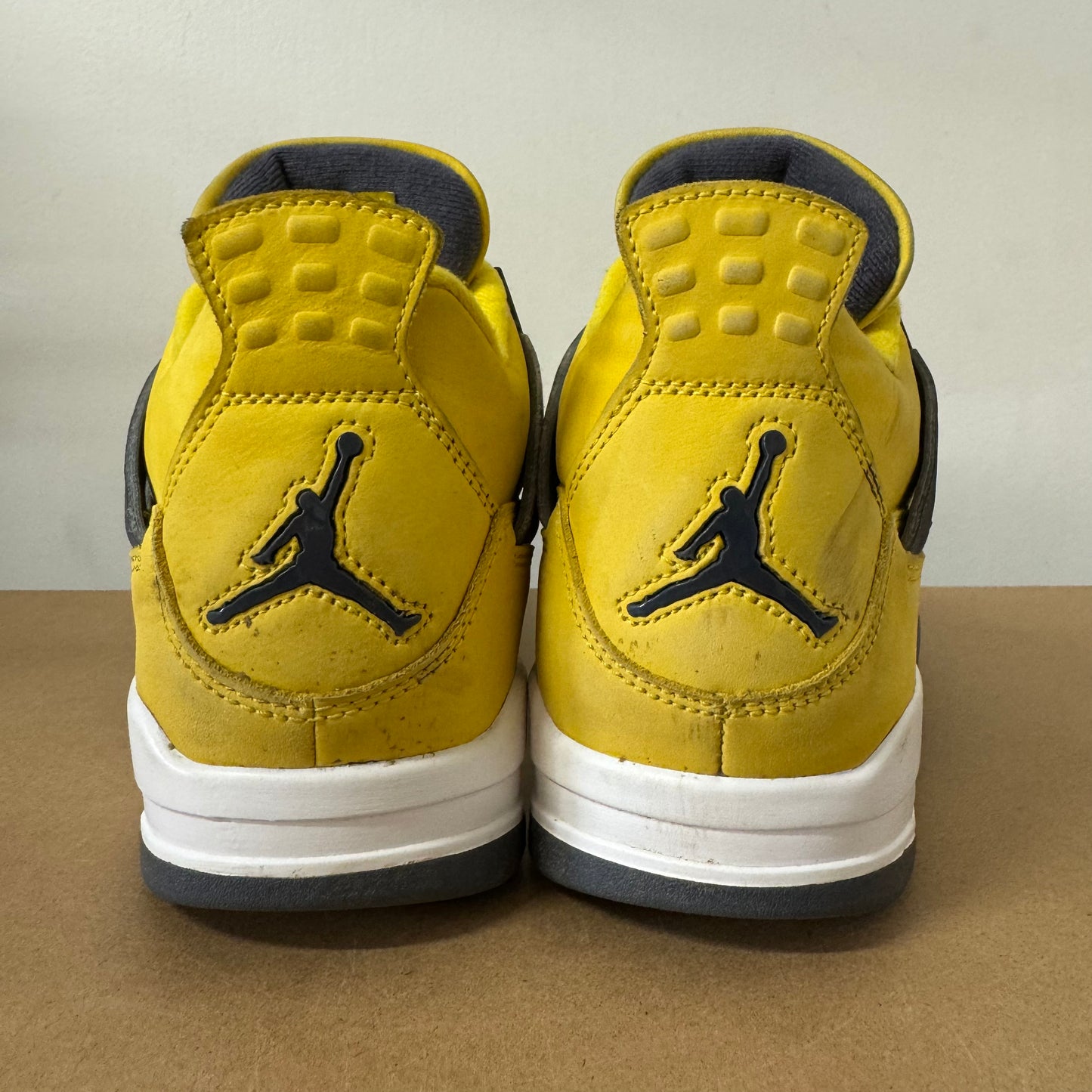 AIR JORDAN 4 LIGHTNING UK7 (USED)