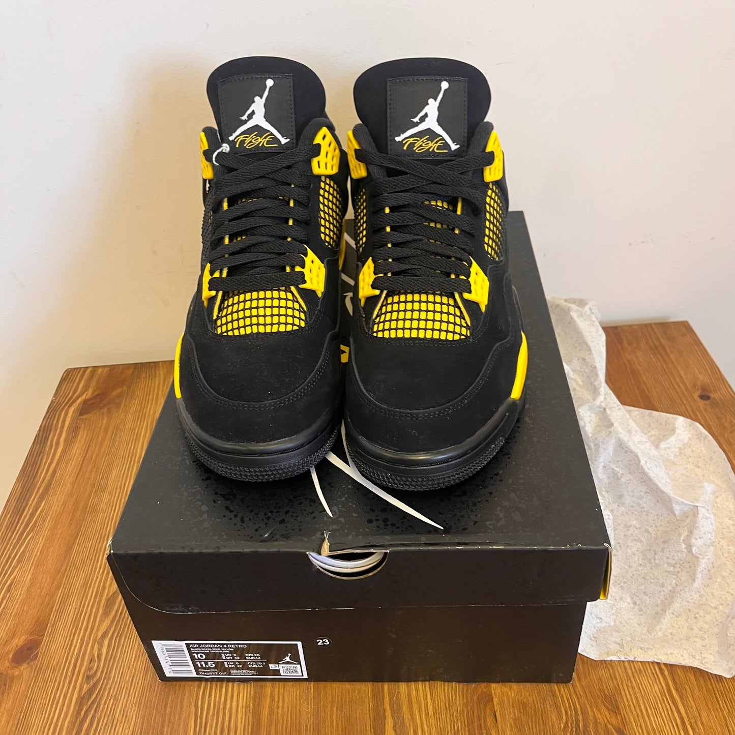 AIR JORDAN 4 YELLOW THUNDER UK9 (NEW)