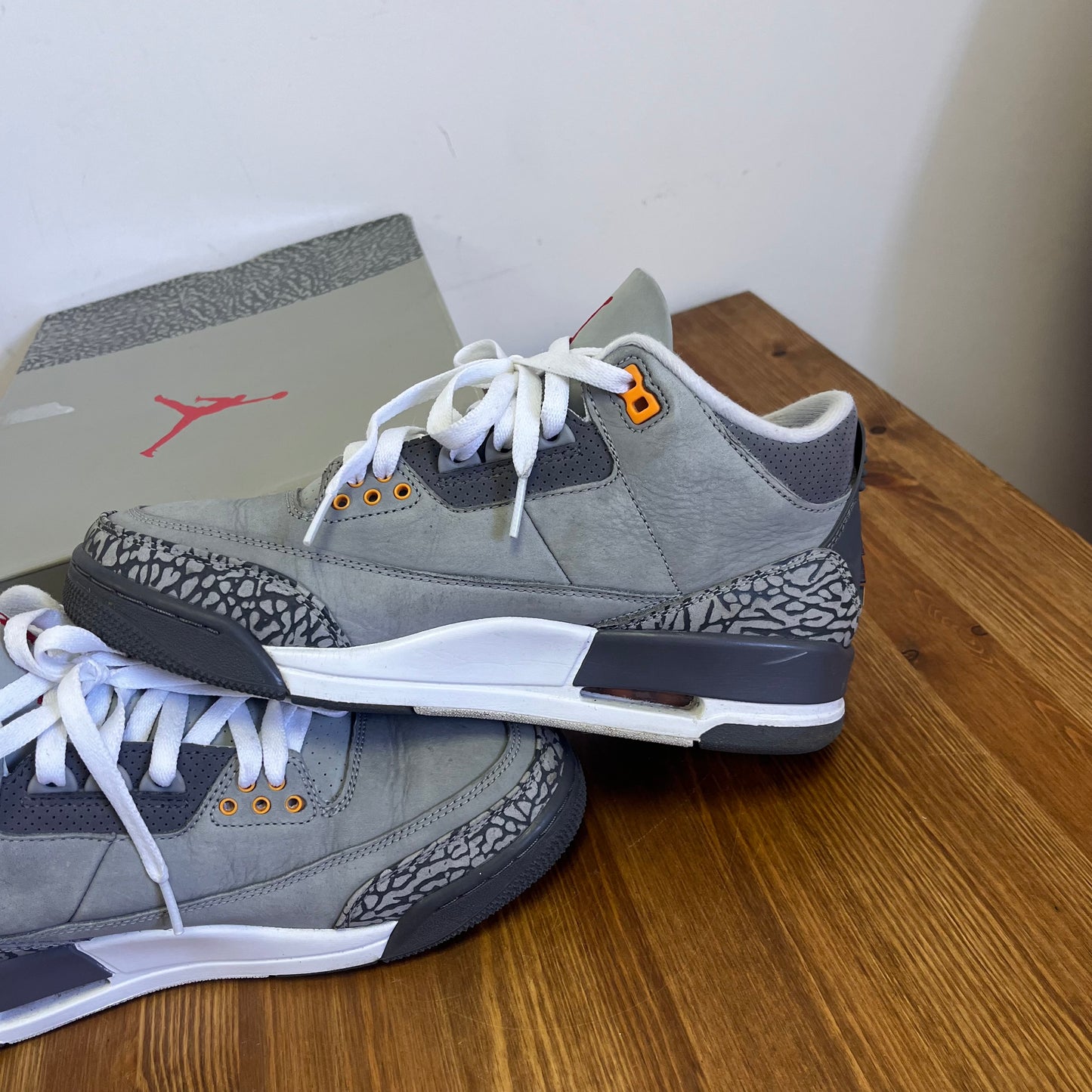 AIR JORDAN 3 COOL GREY 2019 UK7.5 (USED)