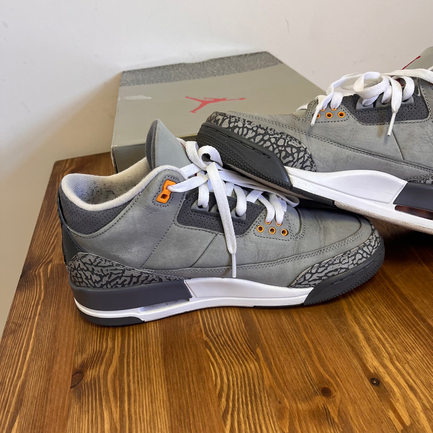 AIR JORDAN 3 COOL GREY 2019 UK7.5 (USED)