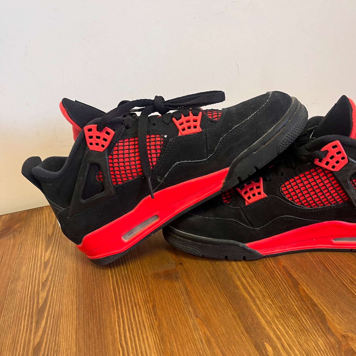 AIR JORDAN 4 RED THUNDER UK8 (USED)