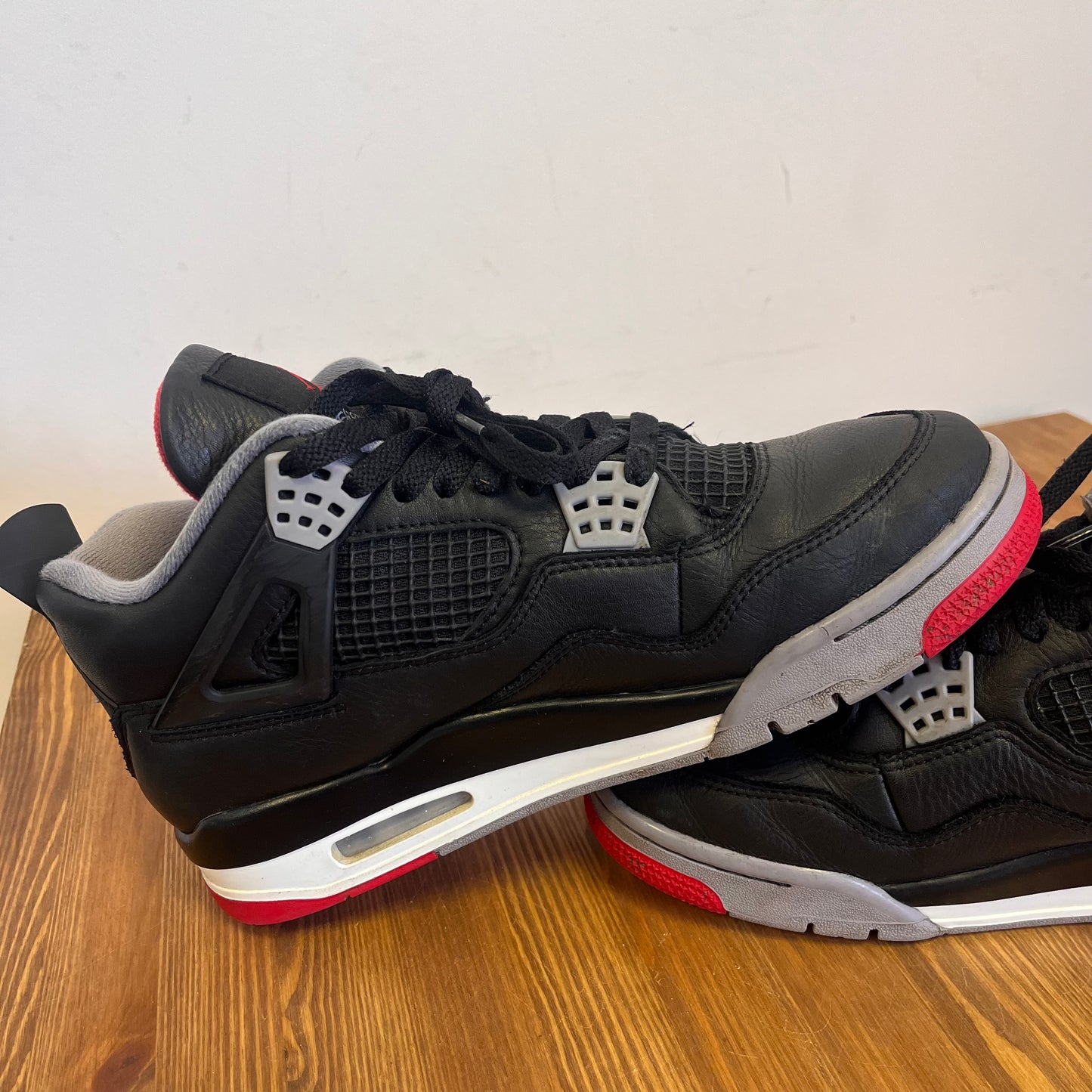 AIR JORDAN 4 BRED REIMAGINED UK8 (USED)