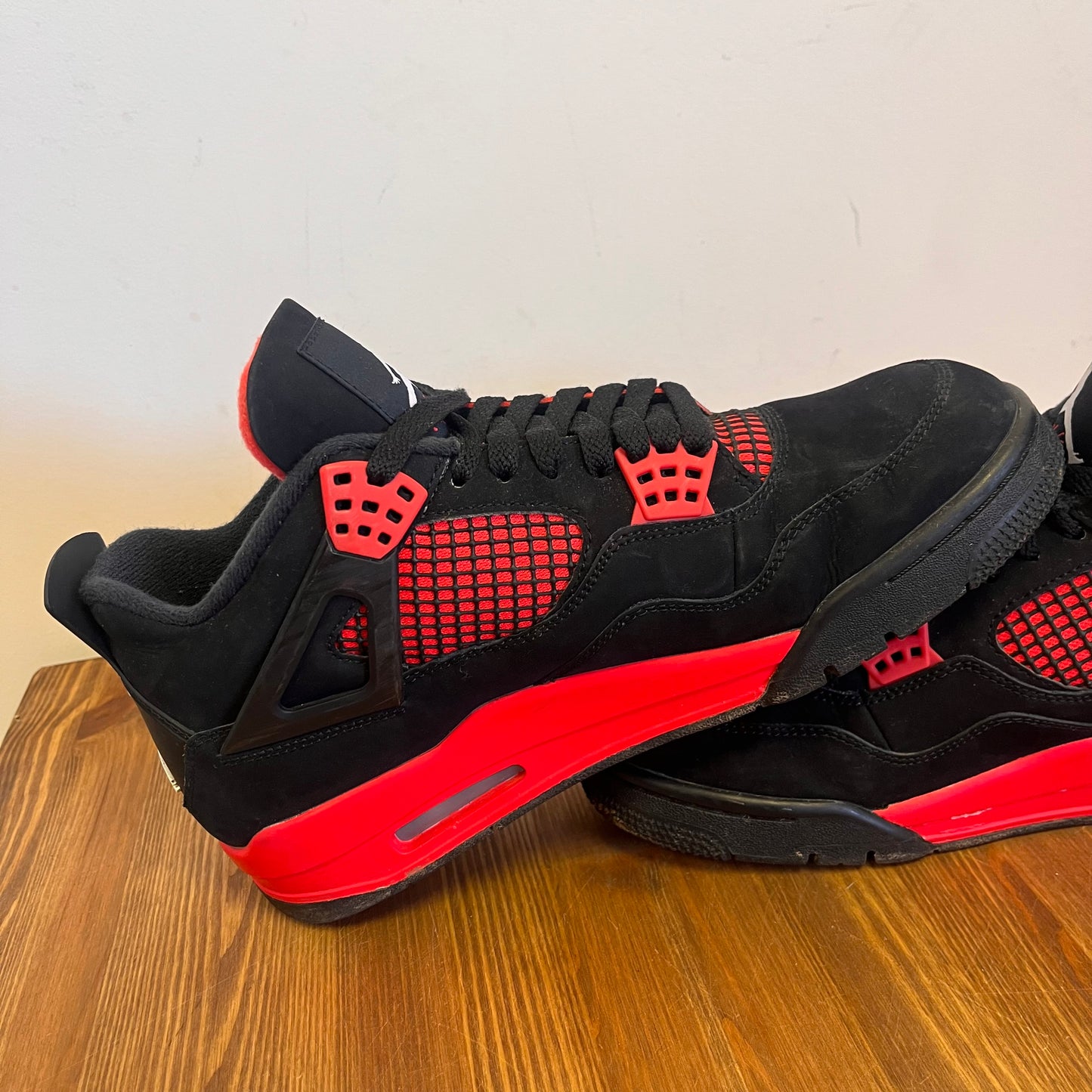 AIR JORDAN 4 RED THUNDER UK8.5 (USED)