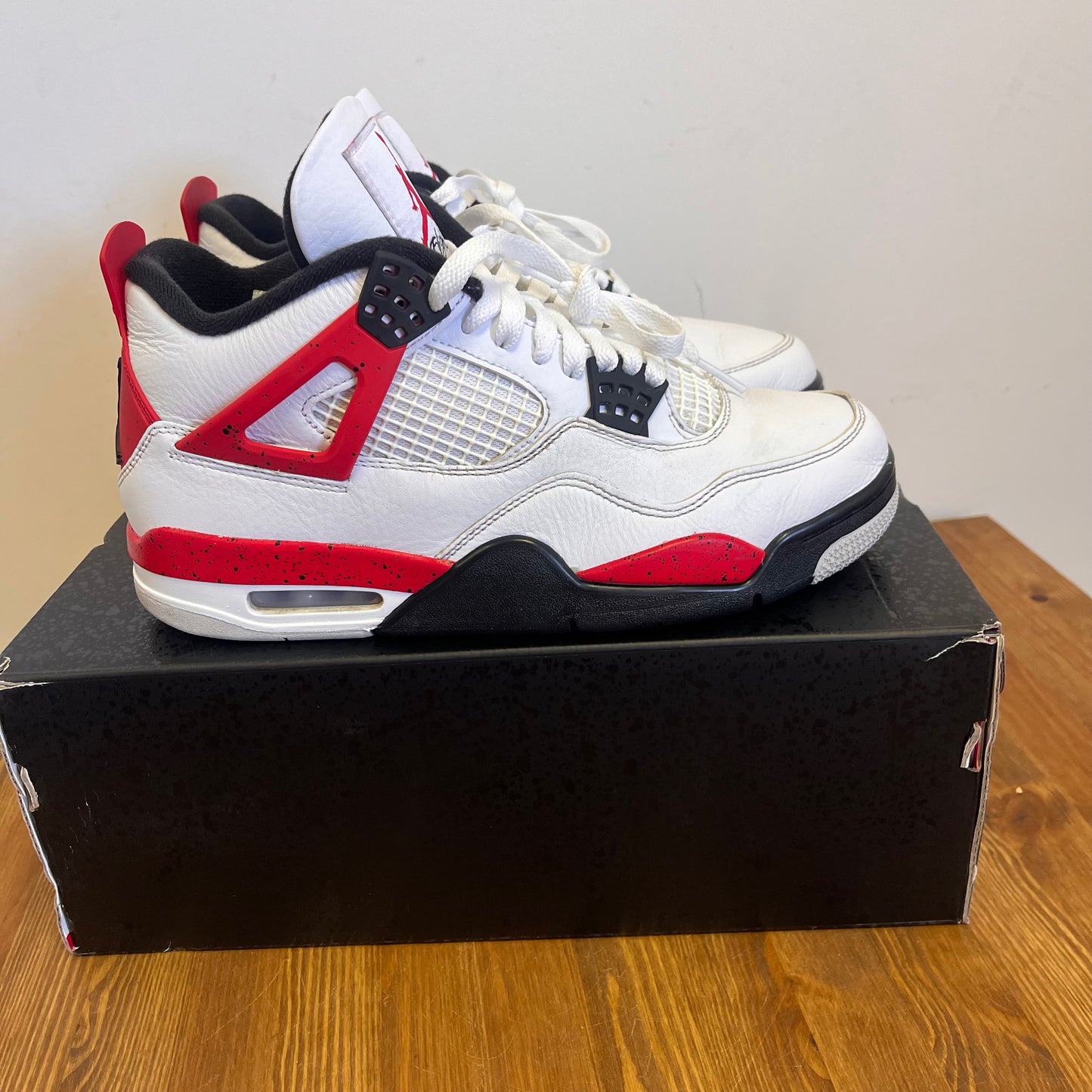 AIR JORDAN 4 RED CEMENT UK7 (USED)