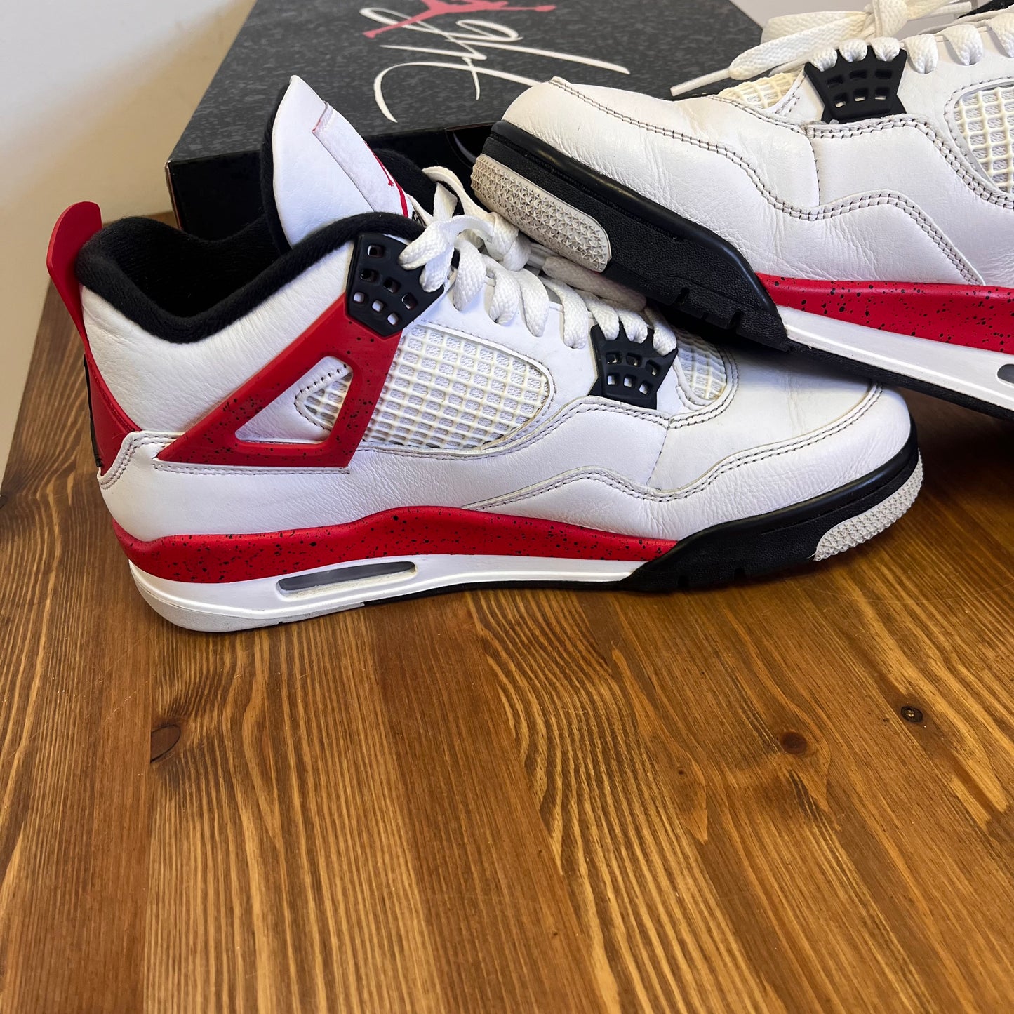 AIR JORDAN 4 RED CEMENT UK7 (USED)