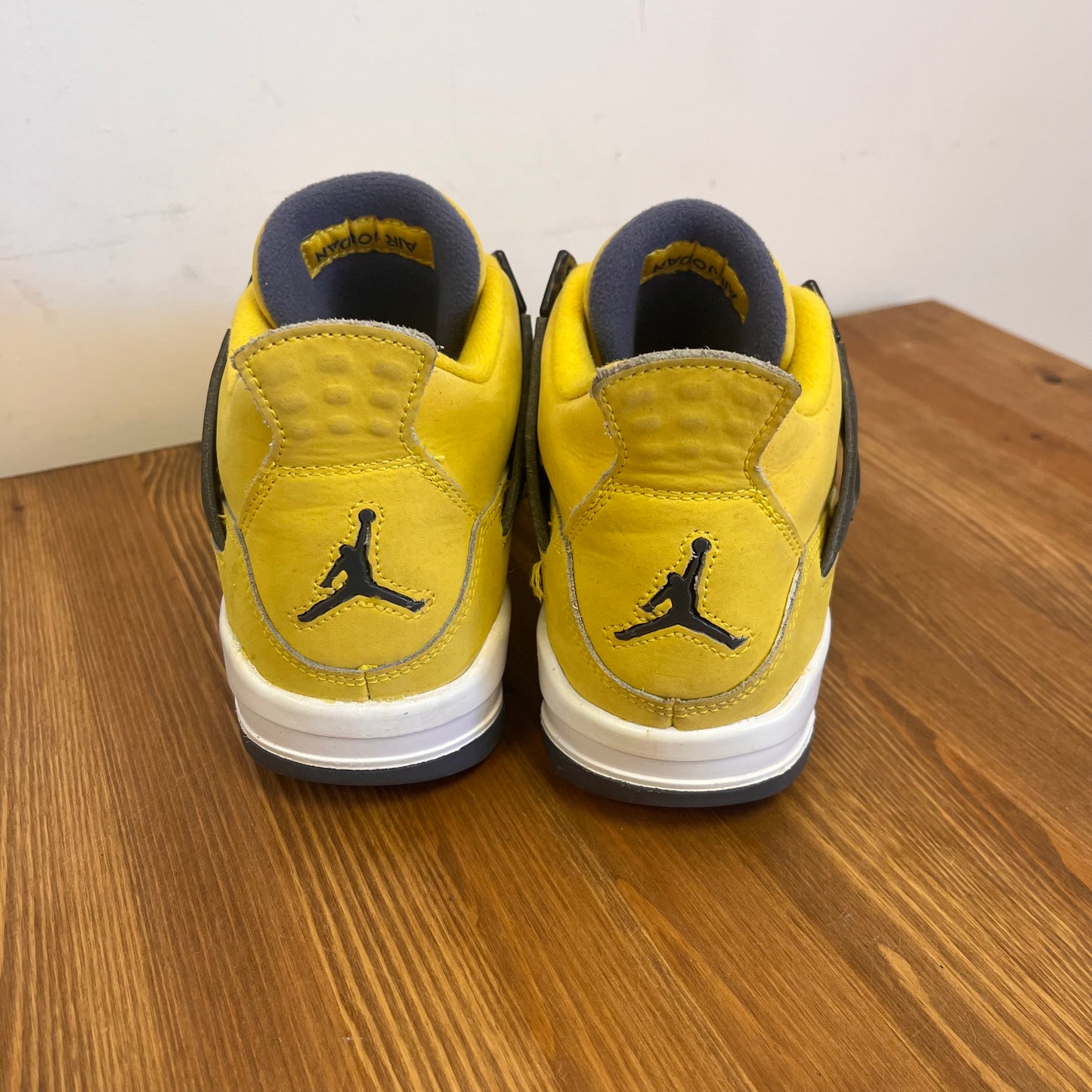 AIR JORDAN 4 LIGHTNING (GS) UK4 (USED)