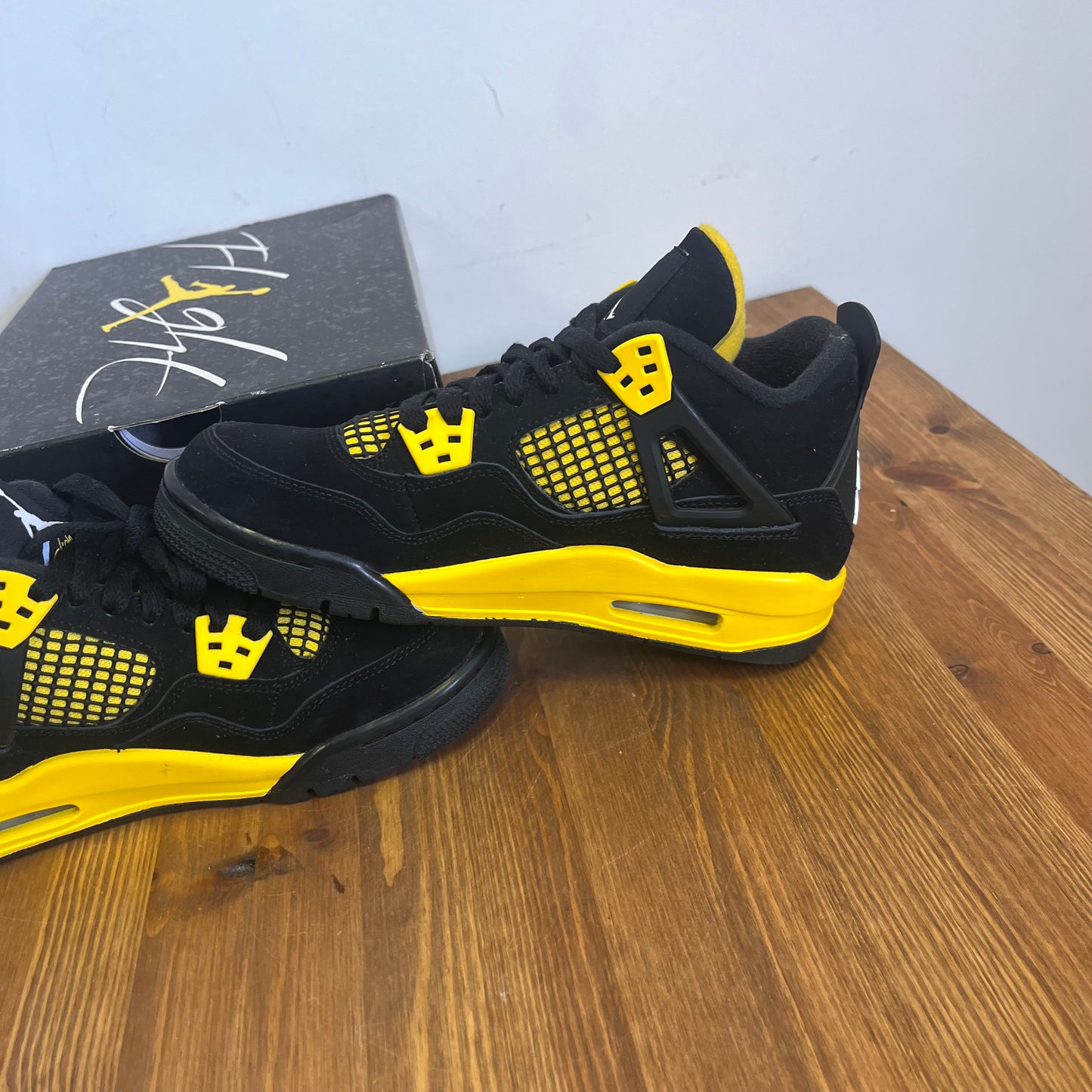 AIR JORDAN 4 YELLOW THUNDER (GS) UK4 (USED)