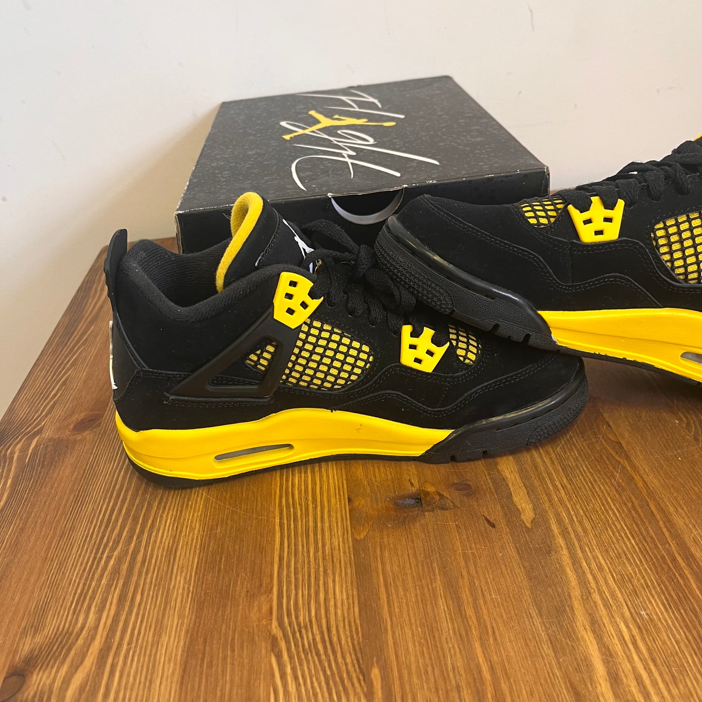 AIR JORDAN 4 YELLOW THUNDER (GS) UK4 (USED)