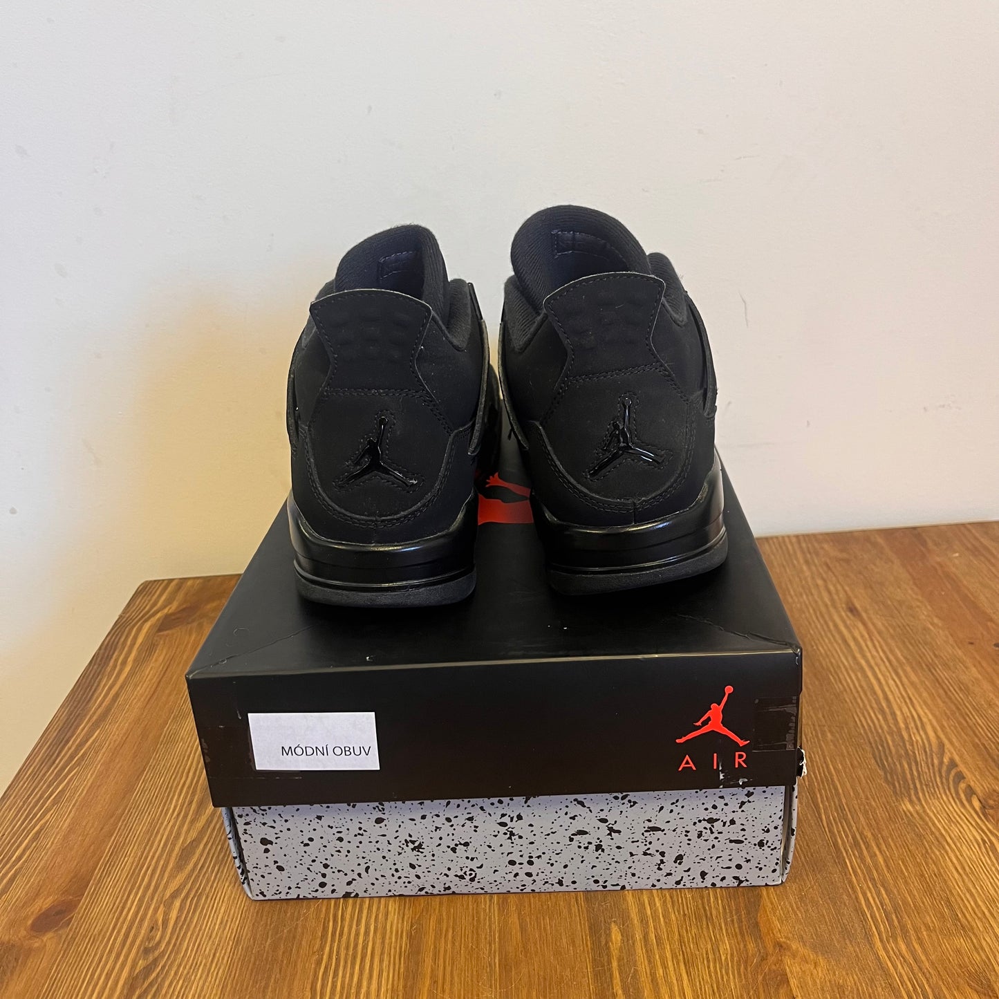 AIR JORDAN 4 BLACK CAT (GS) UK6 (USED)