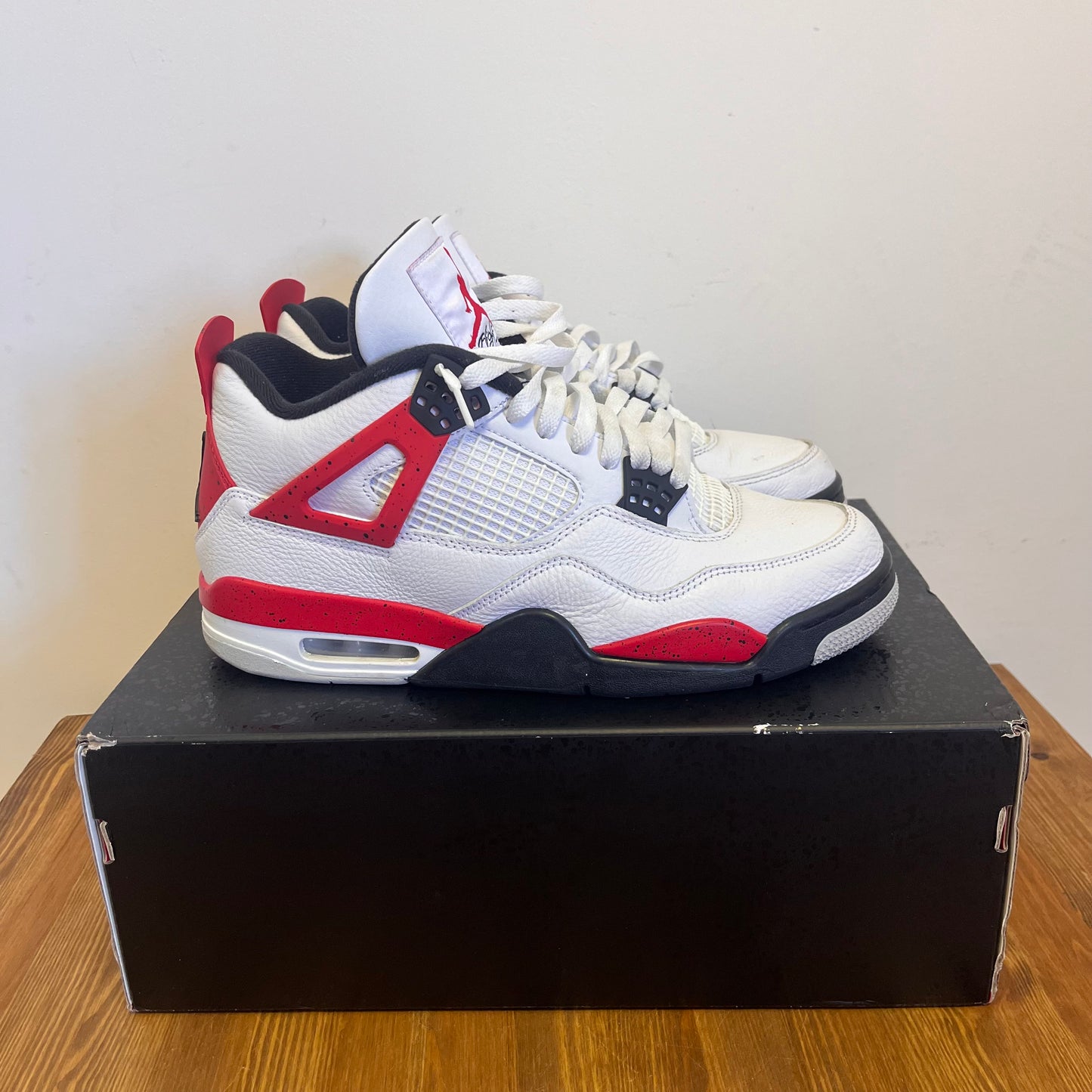 AIR JORDAN 4 RED CEMENT UK9 (USED)