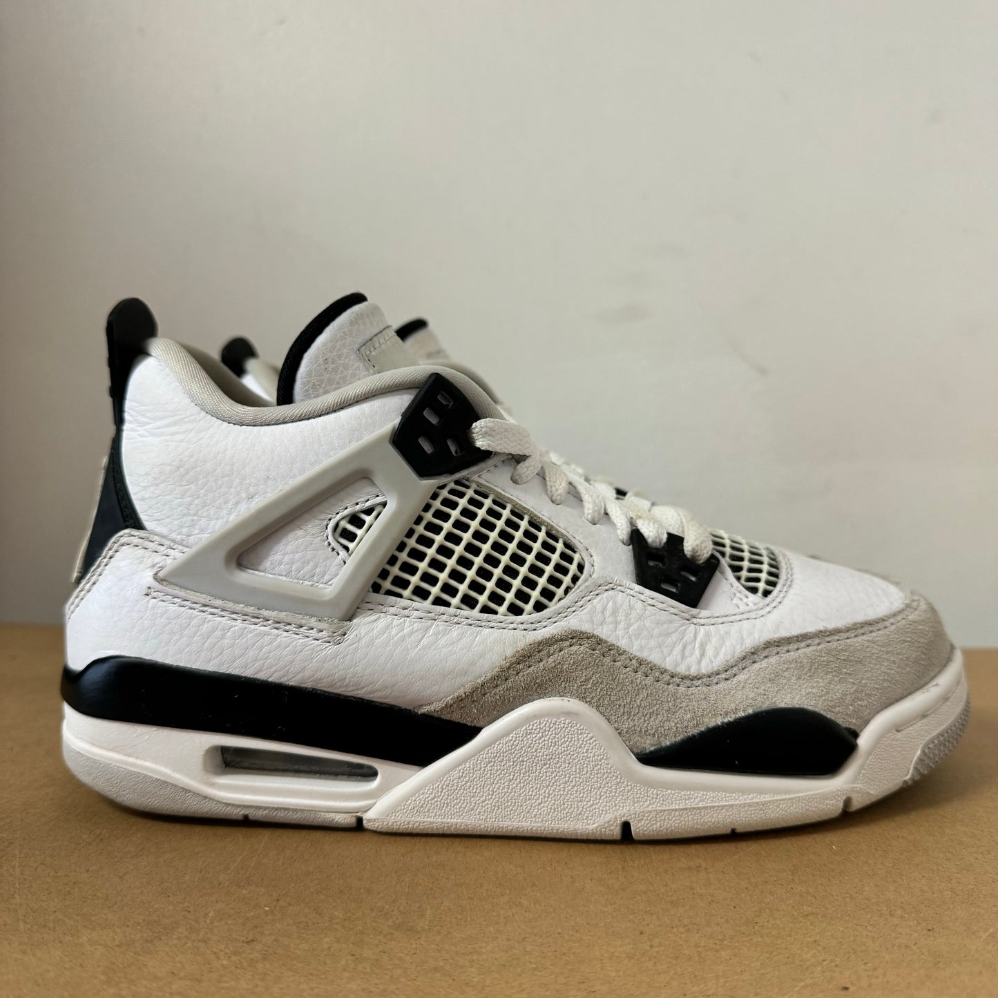 AIR JORDAN 4 MILITARY BLACK (GS) UK4.5 (USED)