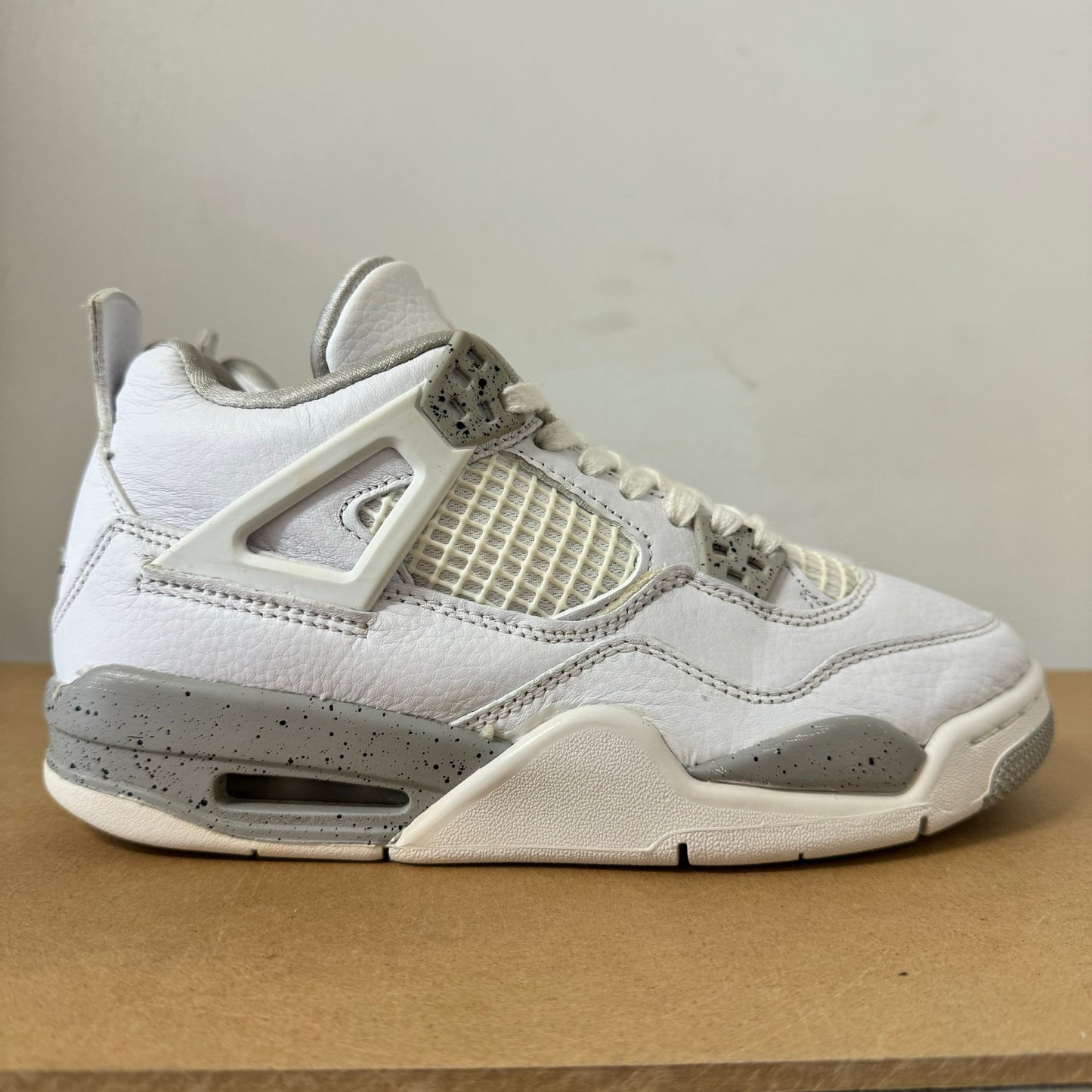 AIR JORDAN 4 WHITE OREO (GS) UK4.5 (USED)