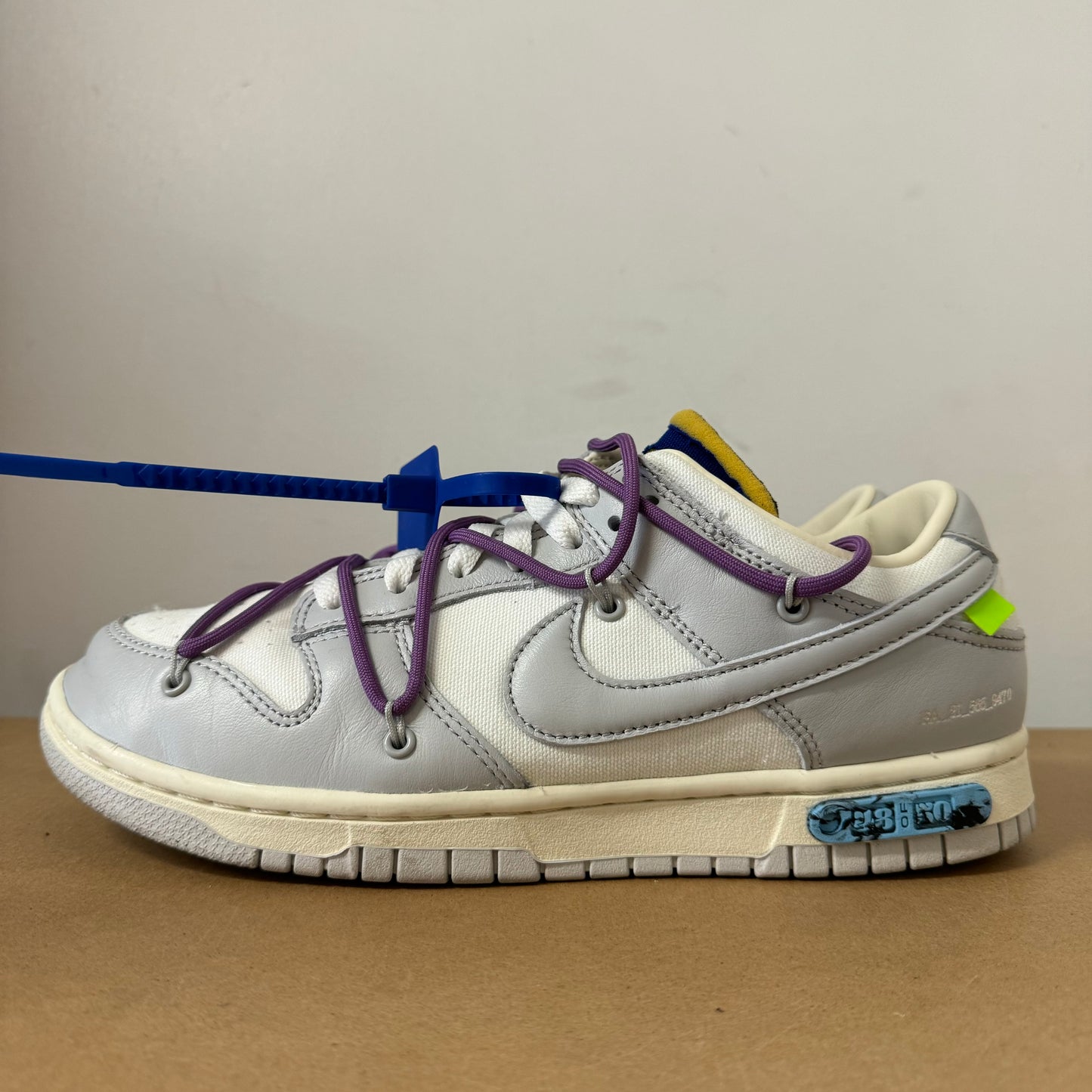 OFF-WHITE X NIKE DUNK LOW LOT 48 UK7.5 (USED)