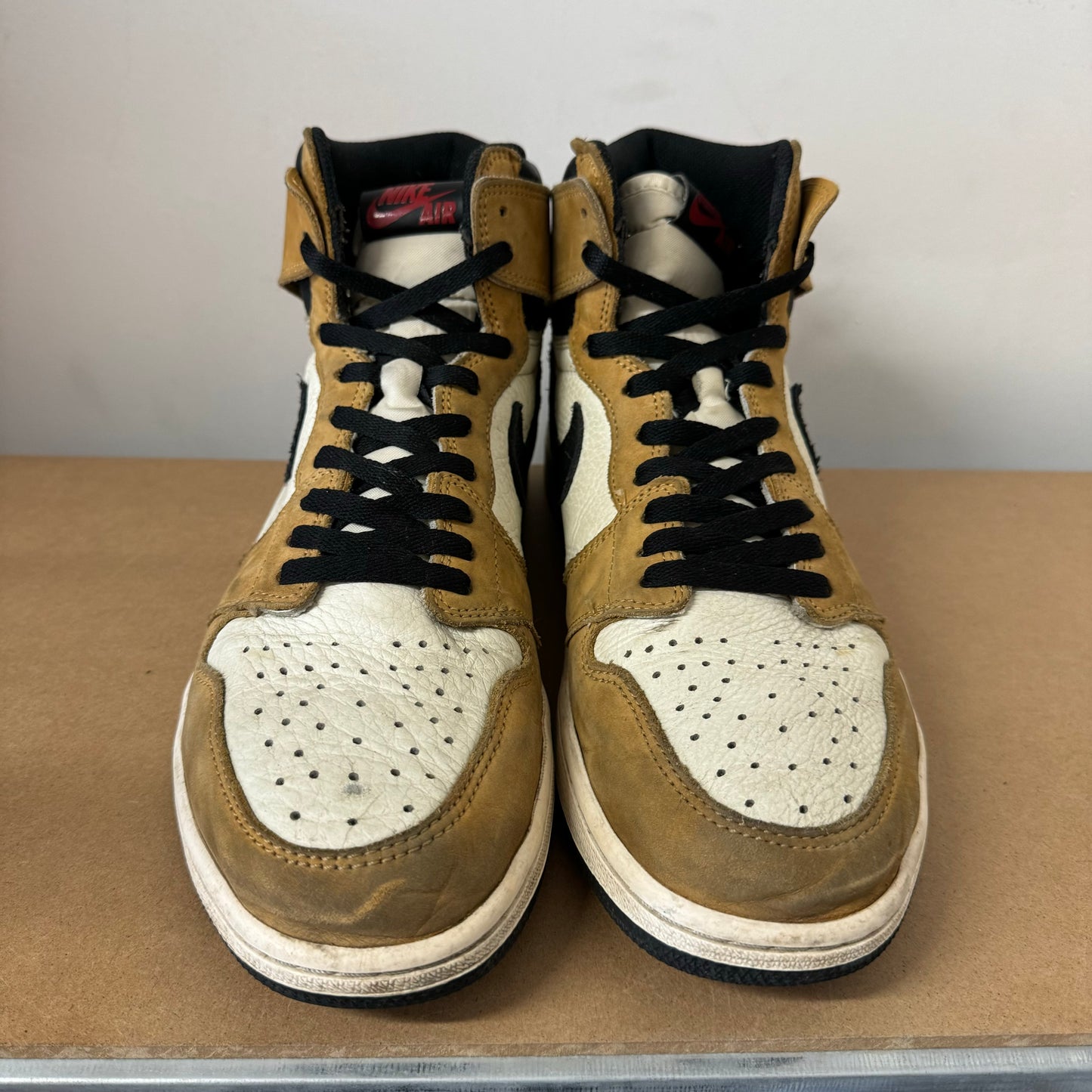 AIR JORDAN 1 HIGH ROOKIE OF THE YEAR UK11 (USED)