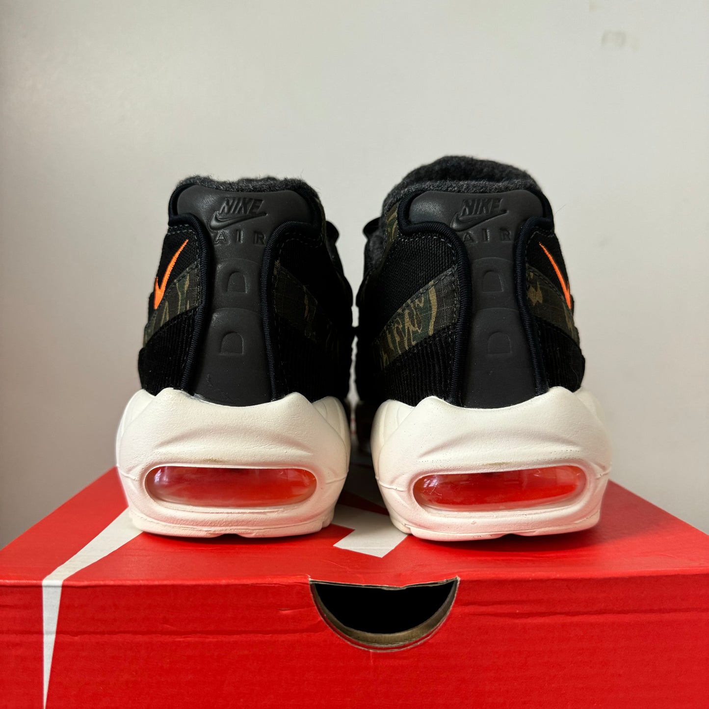 NIKE AIR MAX 95 CARHARTT UK8 (NEW)