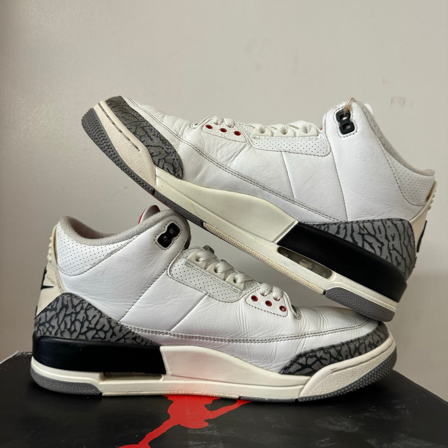 AIR JORDAN 3 REIMAGINED UK9 (USED)