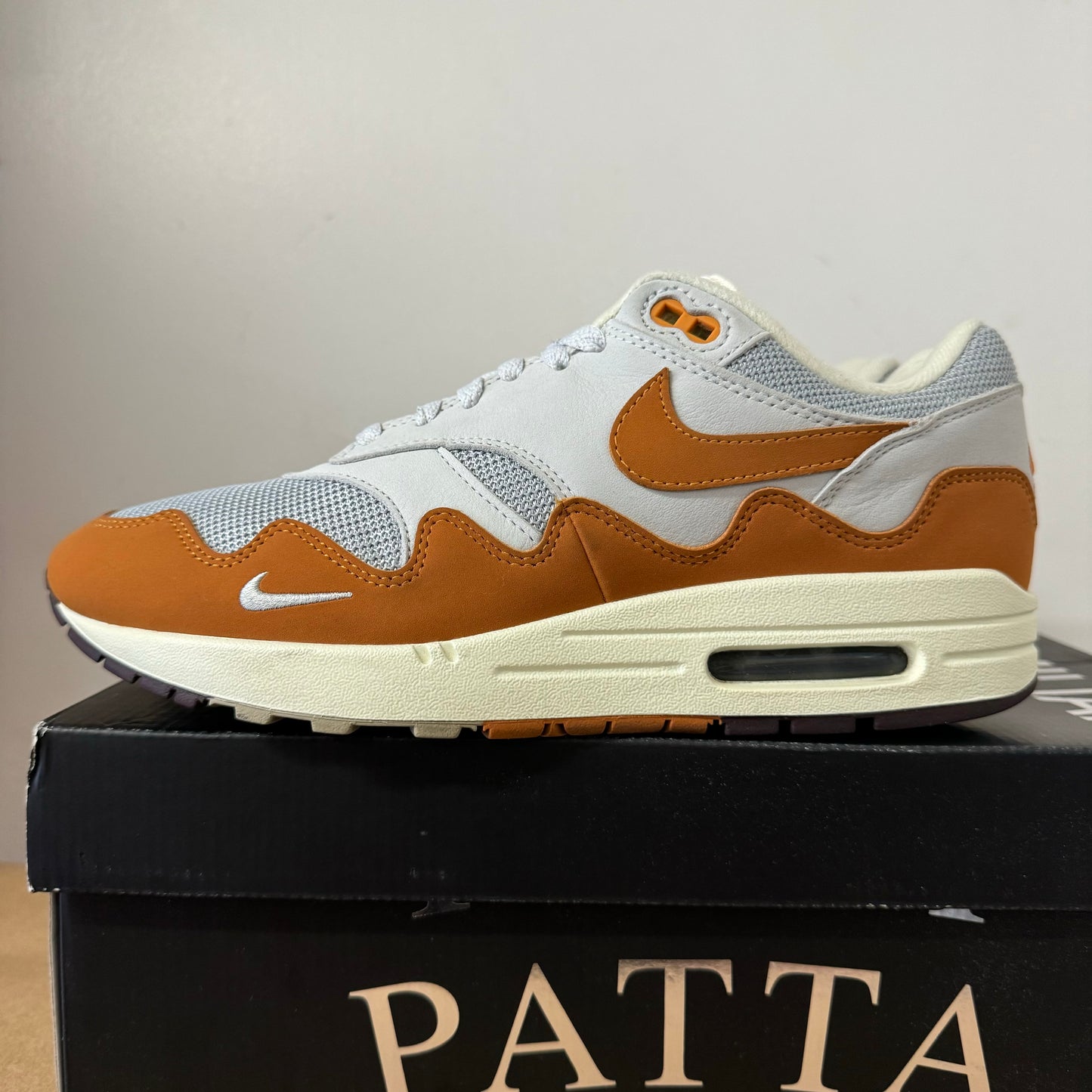 NIKE AIR MAX 1 PATTA MONARCH UK7.5 (USED)